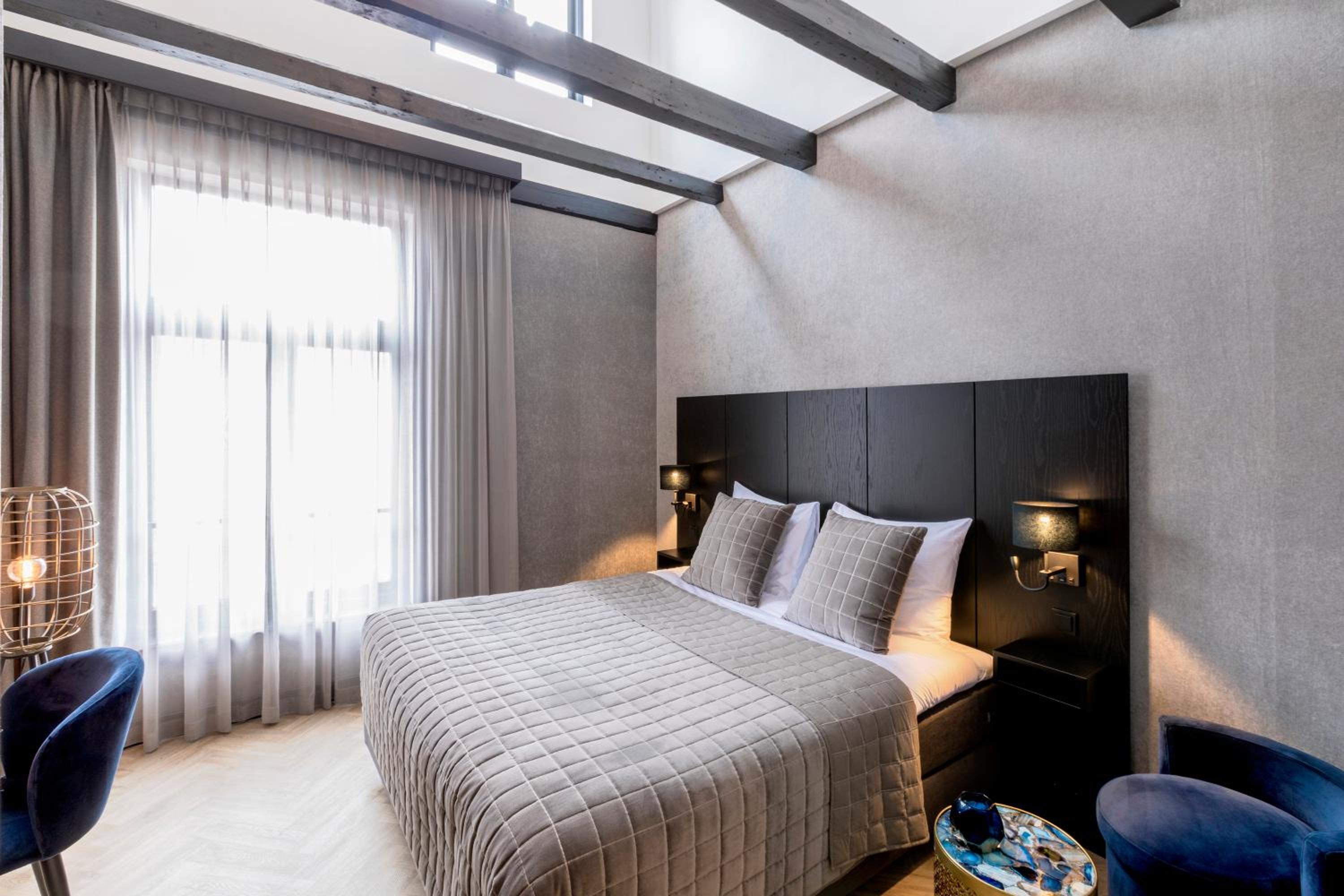 Deluxe Room - Photo 4