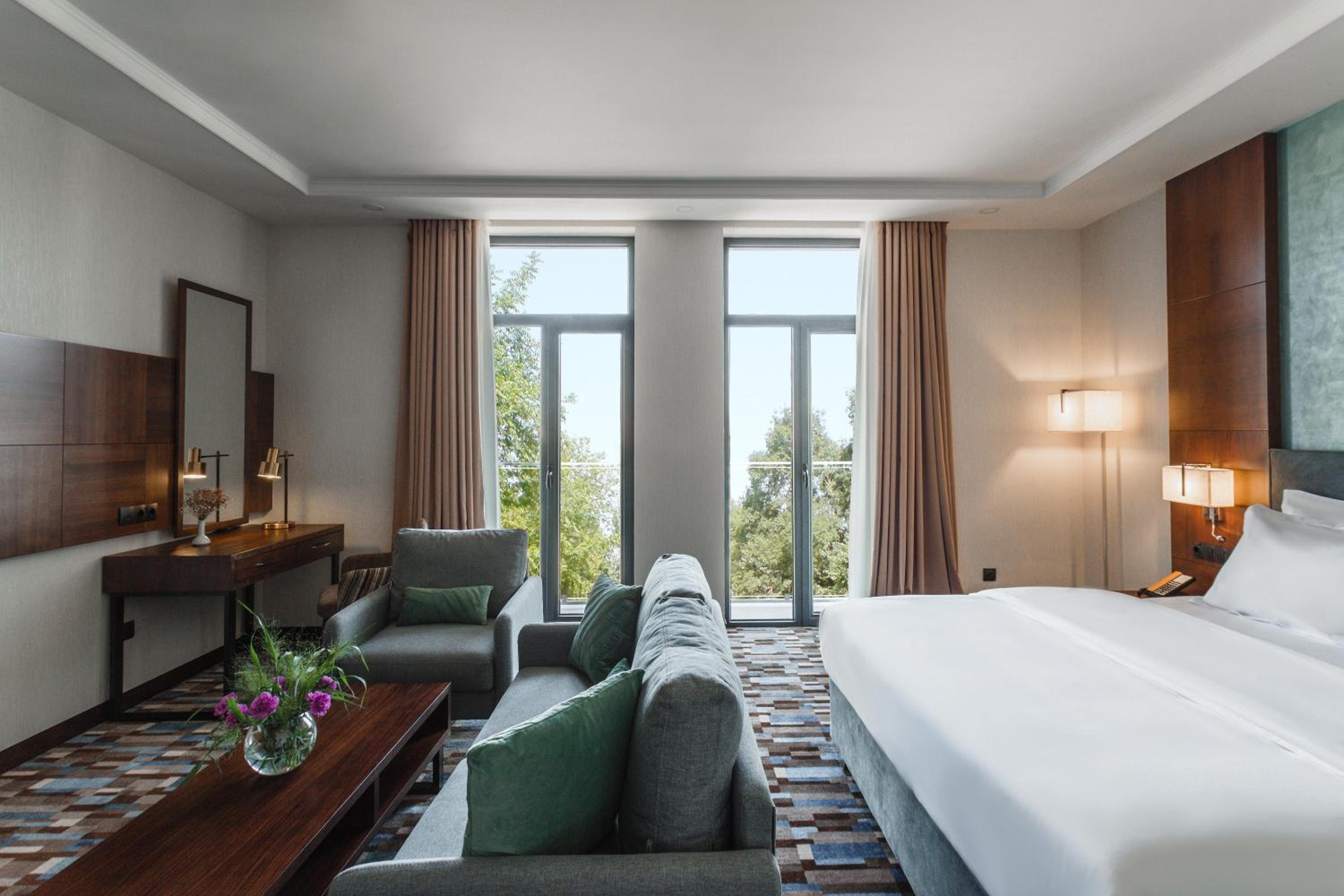 Deluxe King Room photo 3