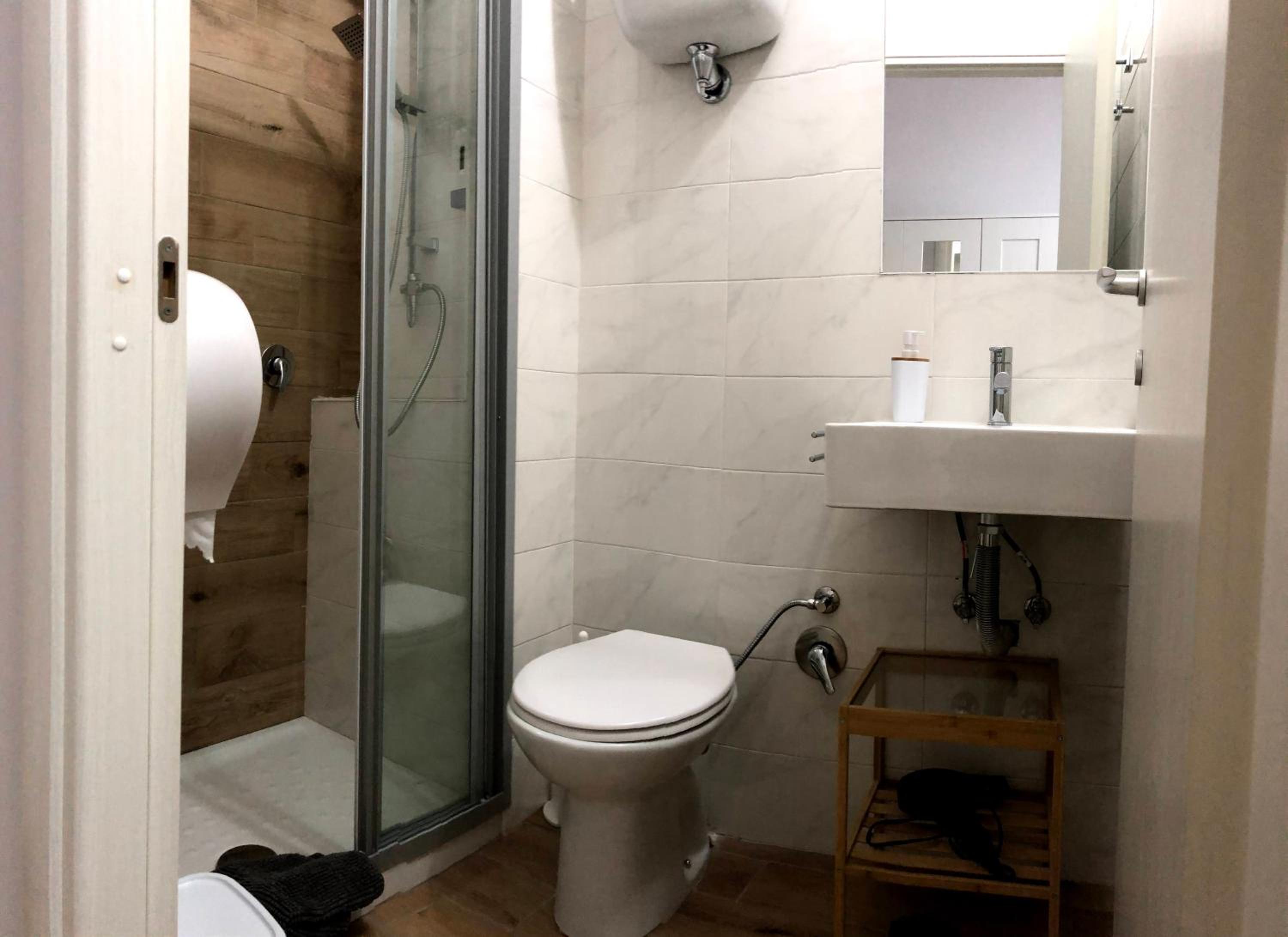 Double Room with Private Bathroom photo 2