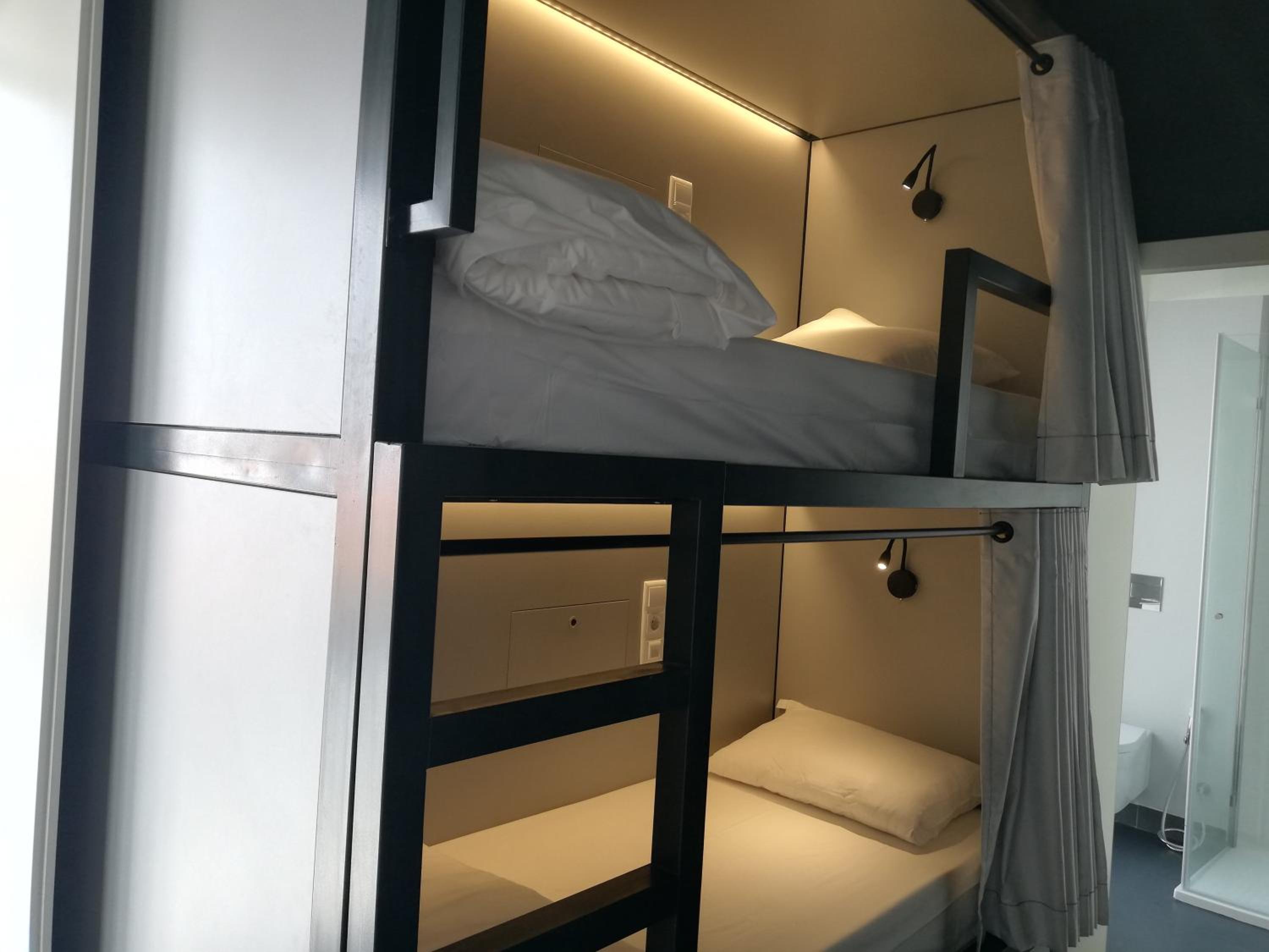 Bunk Bed in Mixed Dormitory Room
