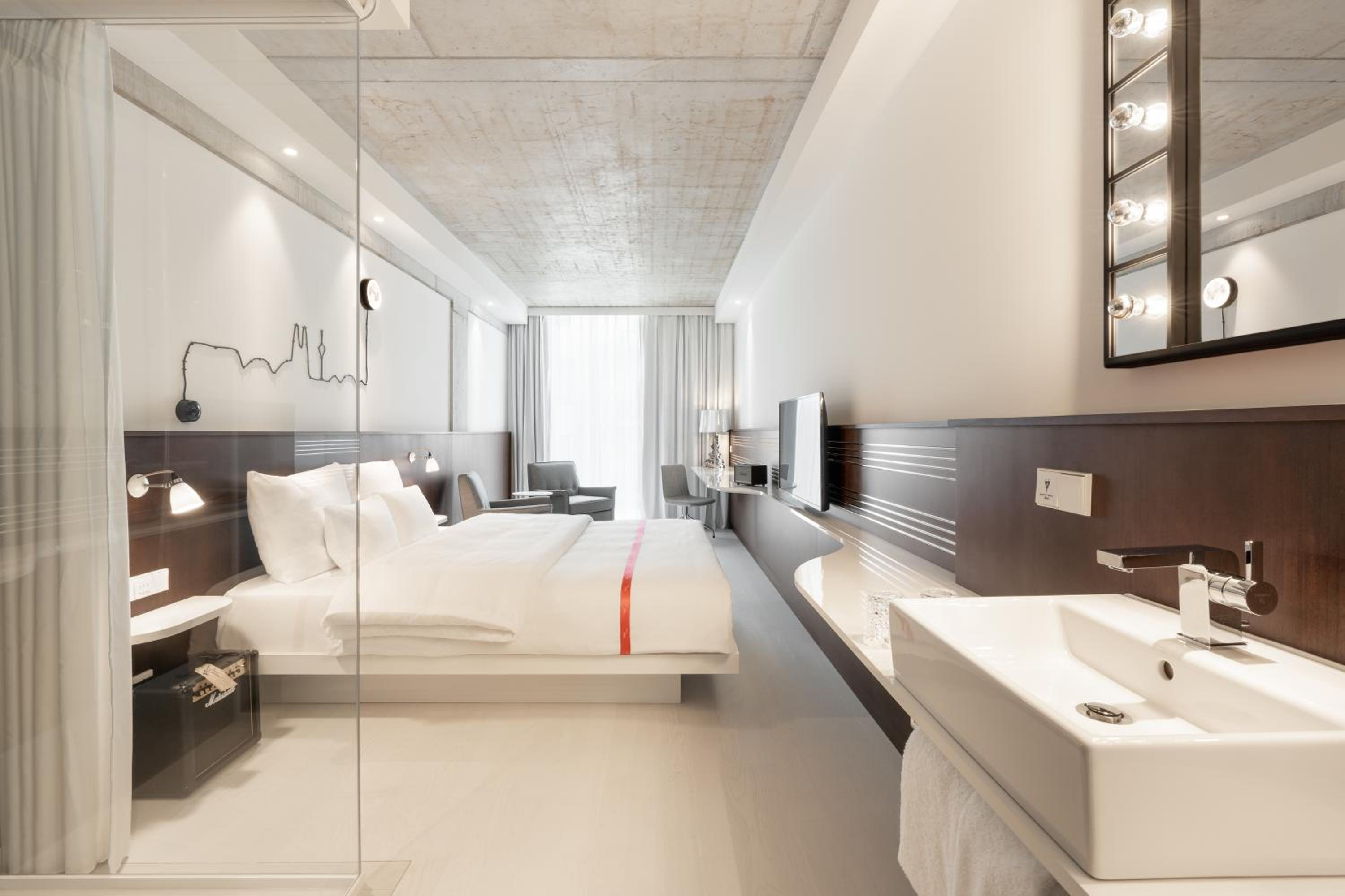 Loft Room thumbnail 5