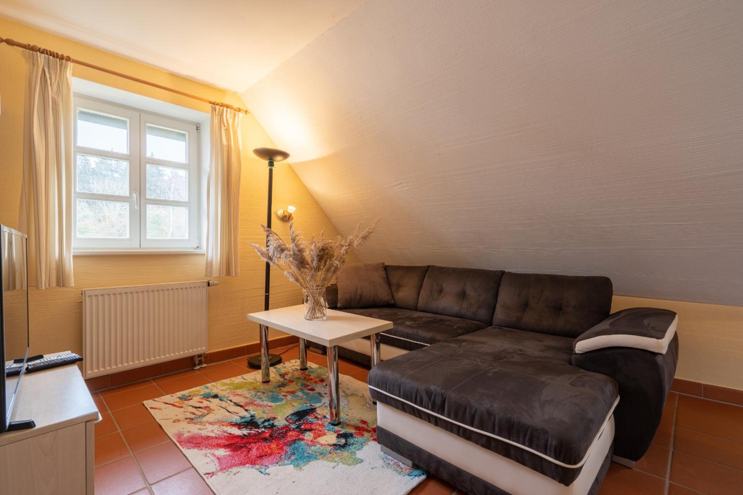 One-Bedroom Apartment photo 1