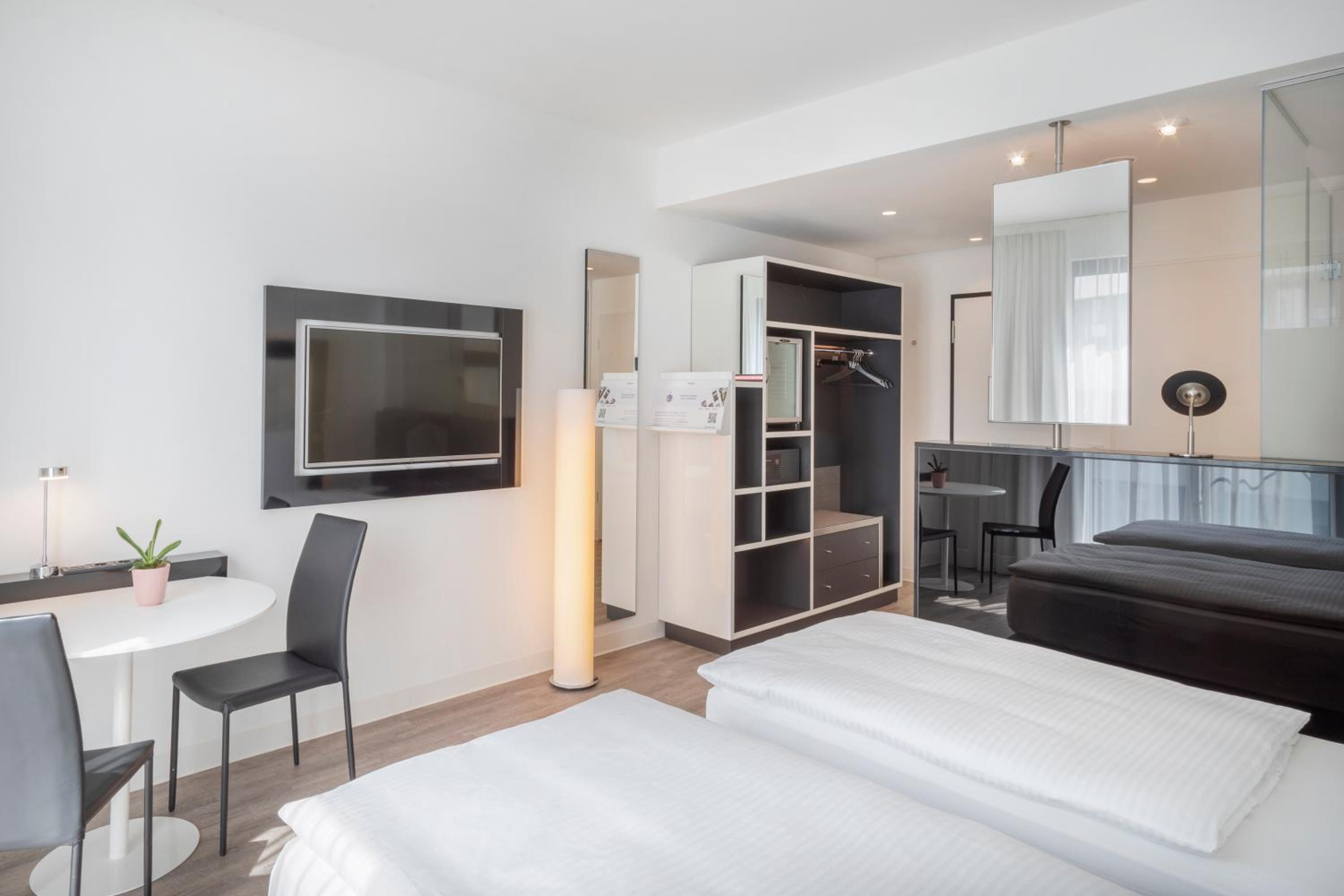 The INNSIDE Room