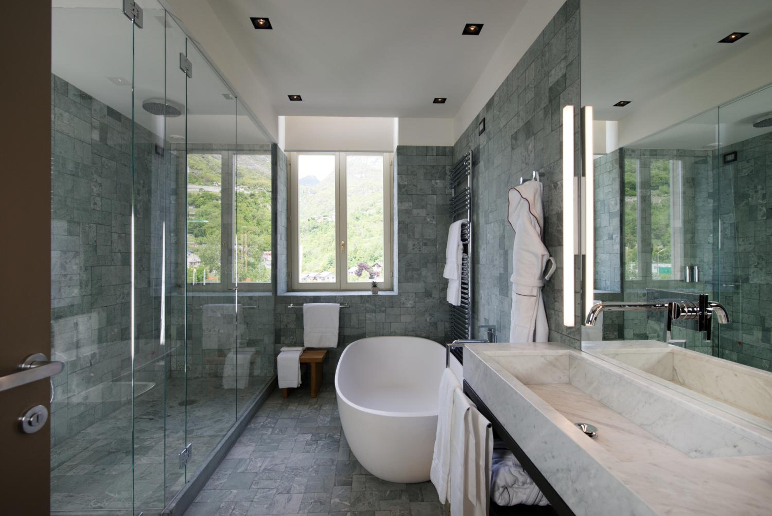 Suite - Photo 8