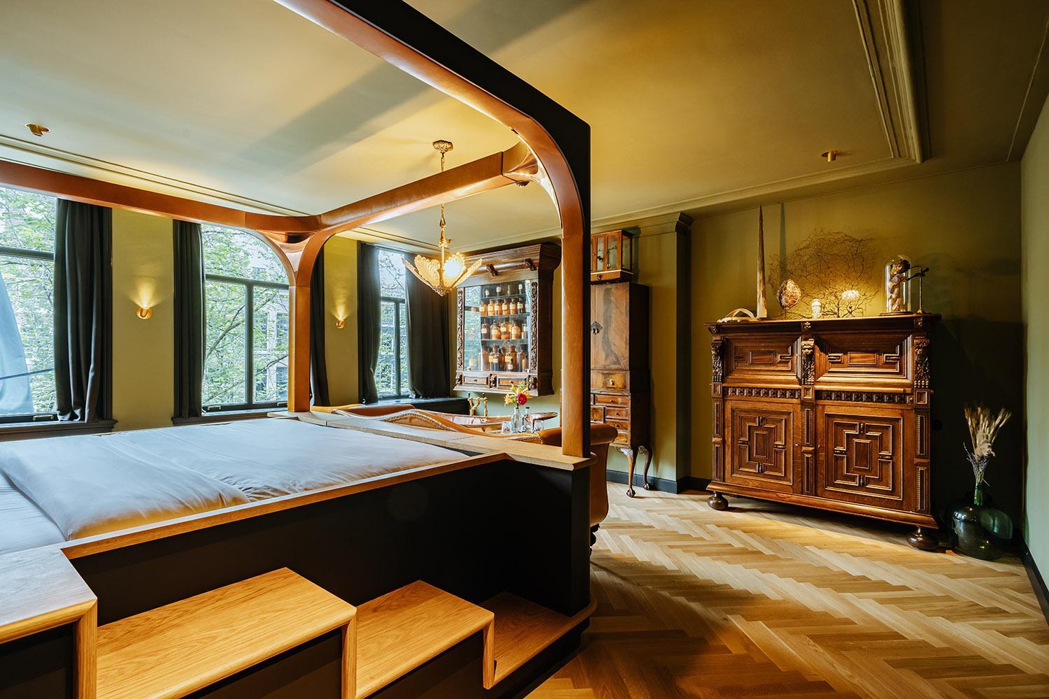 Signature Double Room with Canal View (Albertus Seba) thumbnail 6