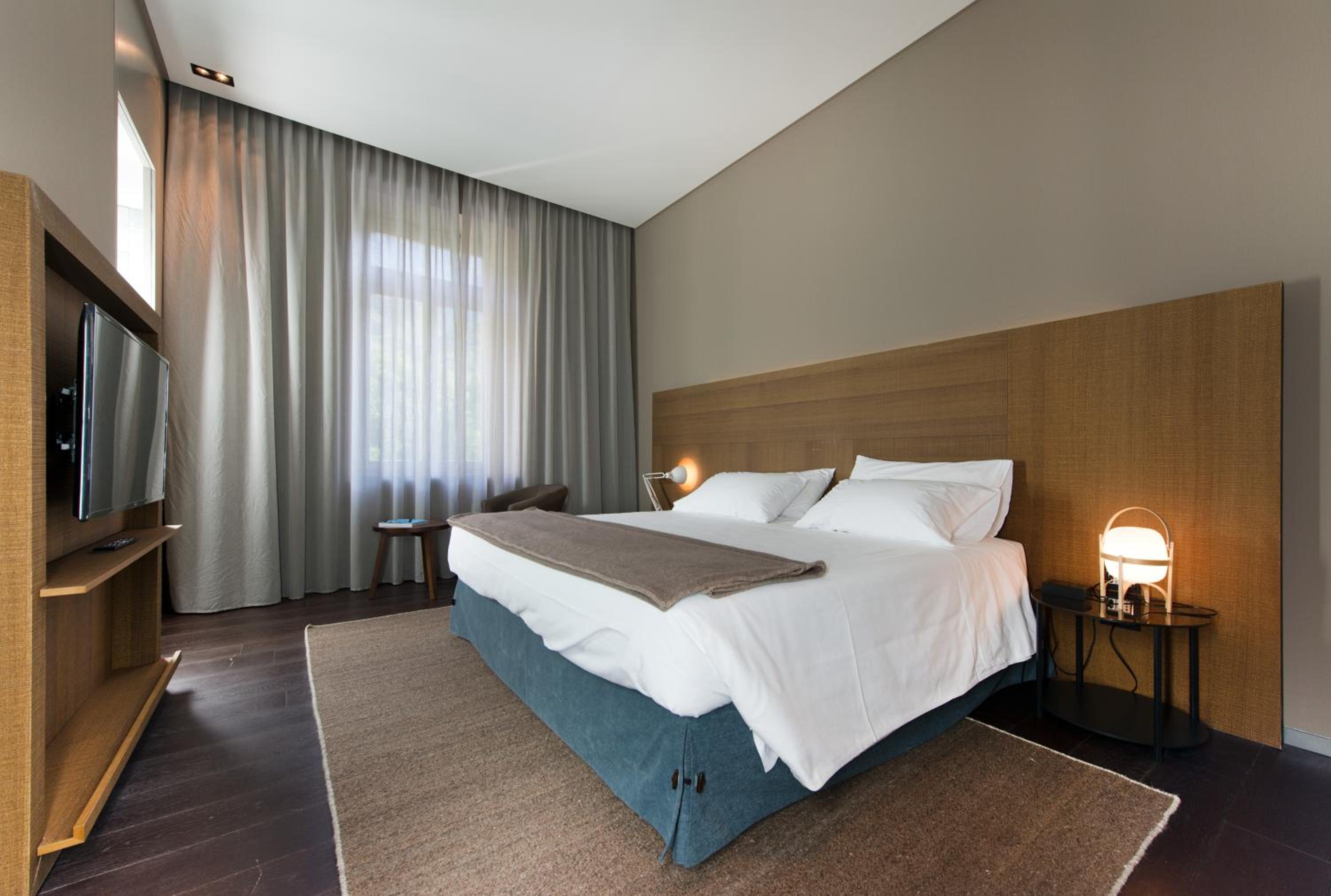 Suite - Photo 1