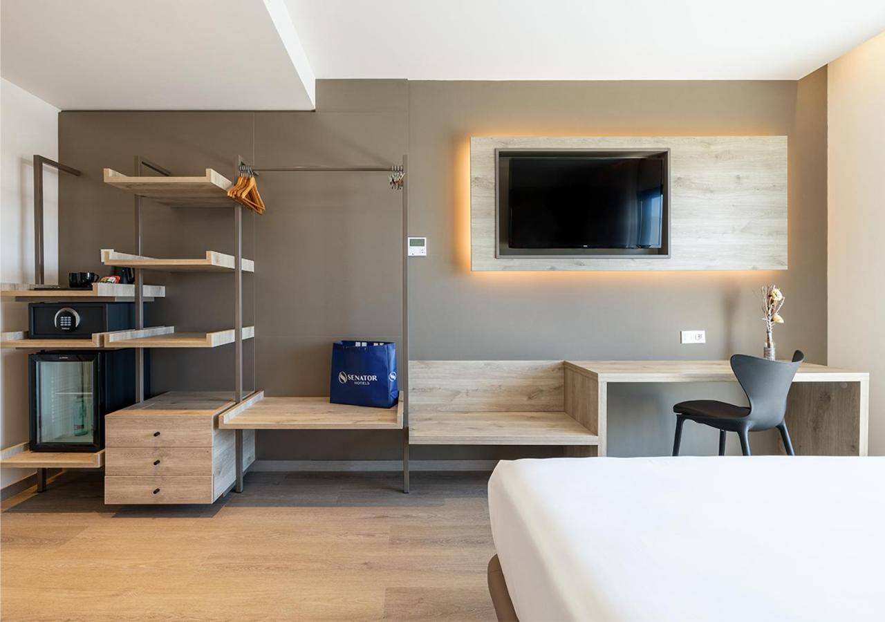 Superior Double Room with Partial Sea View - Photo 3