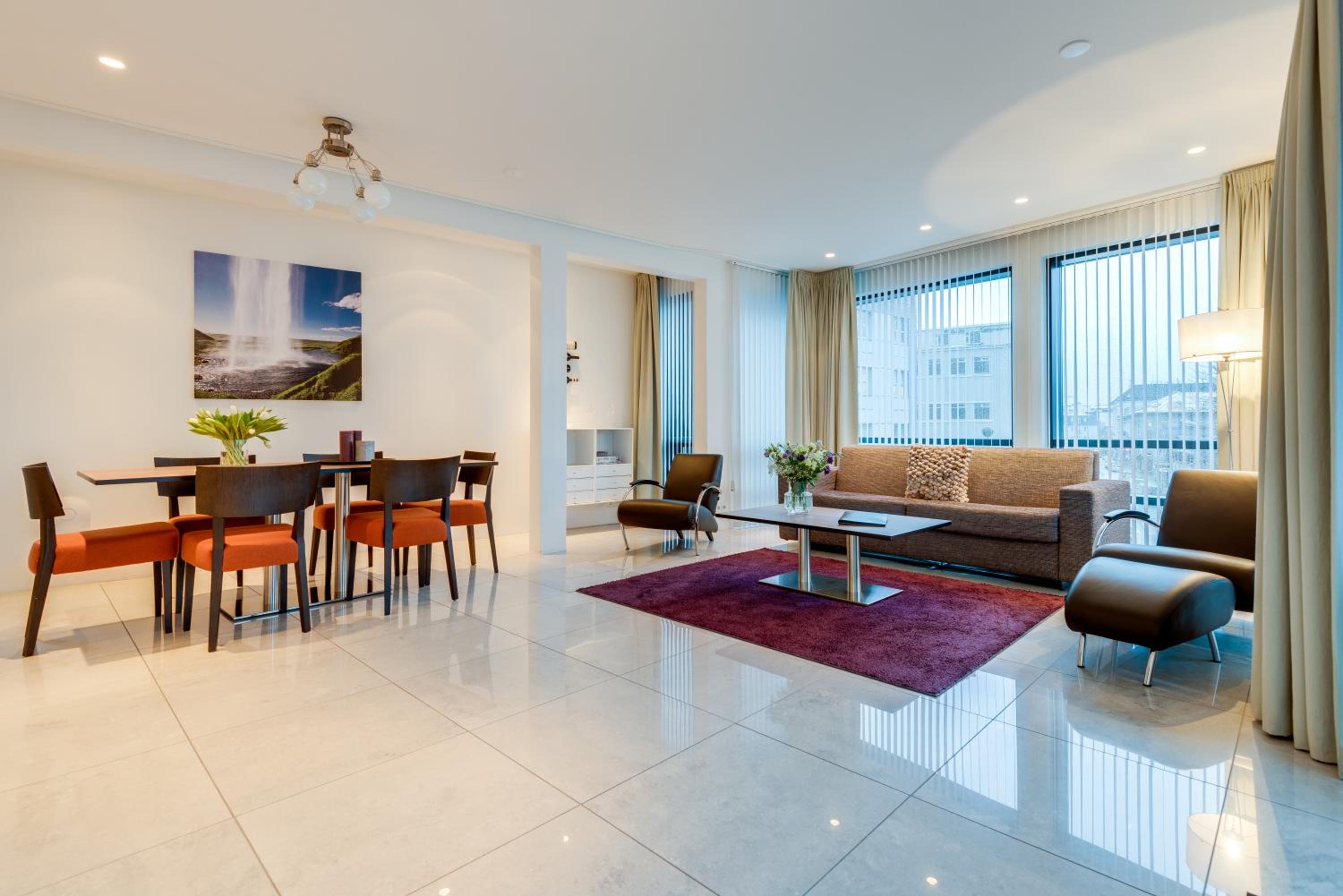 Deluxe Two-Bedroom Suite with Balcony - Photo 5