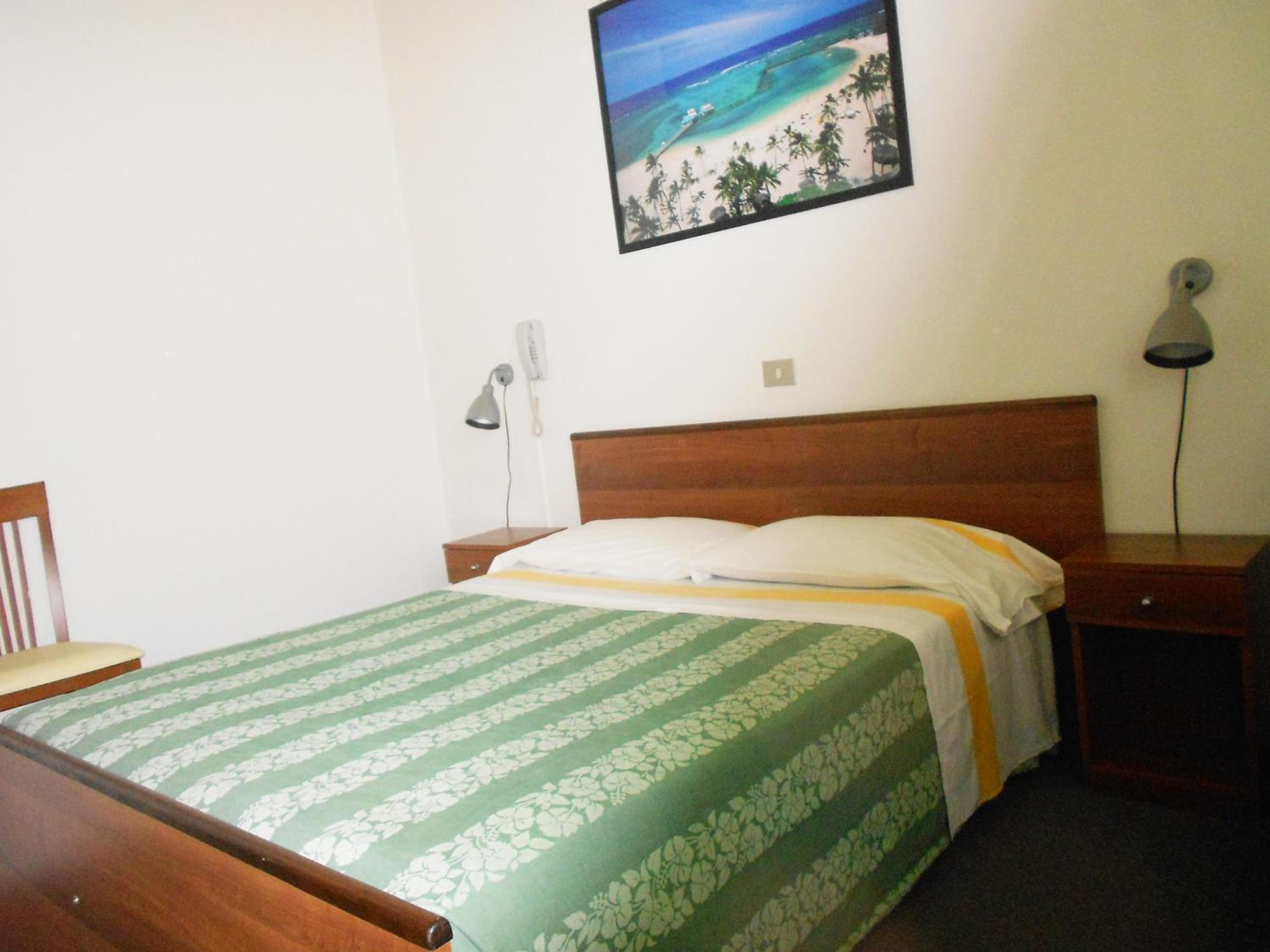 Double Room - Photo 8