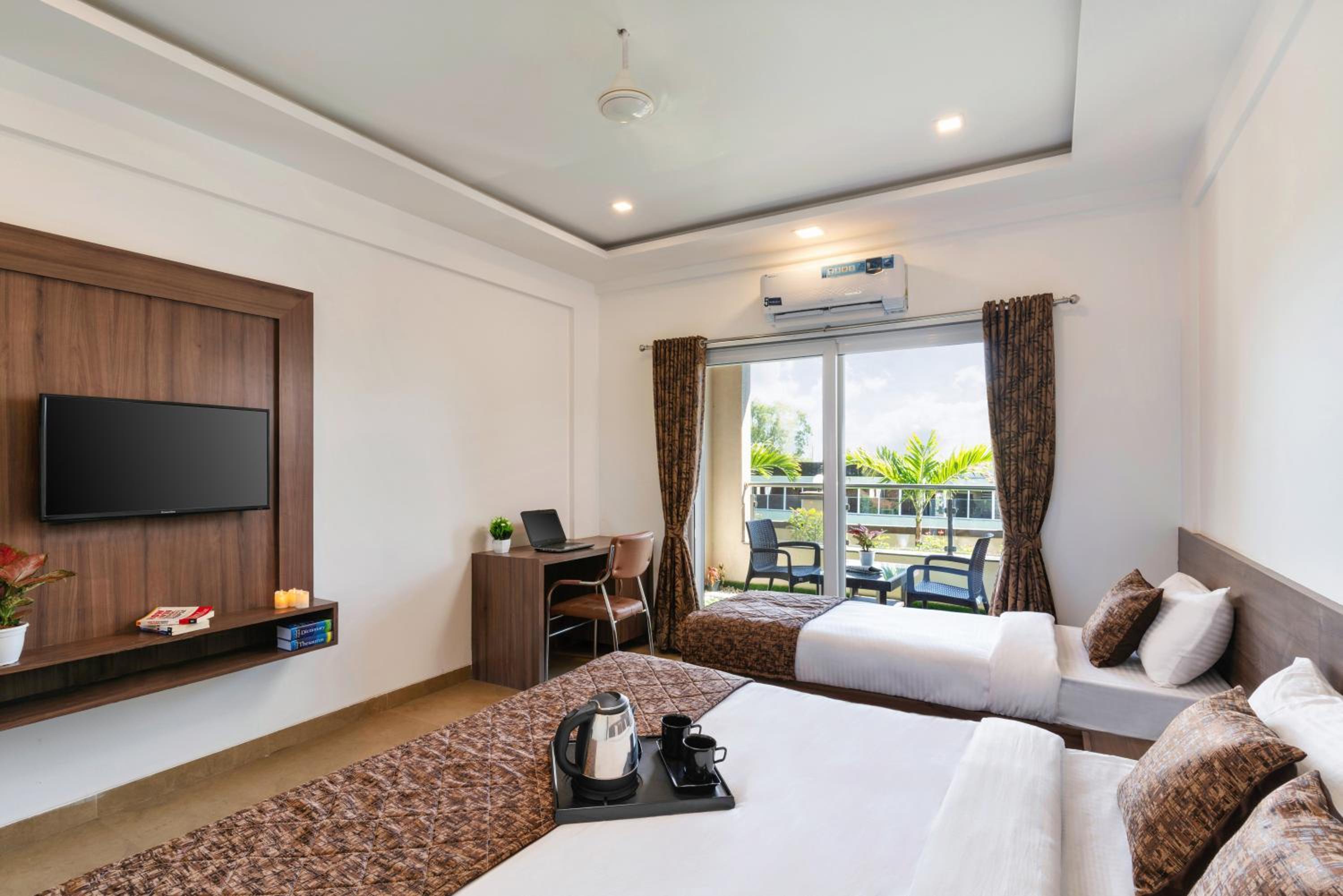 Family Room with Garden View photo 1