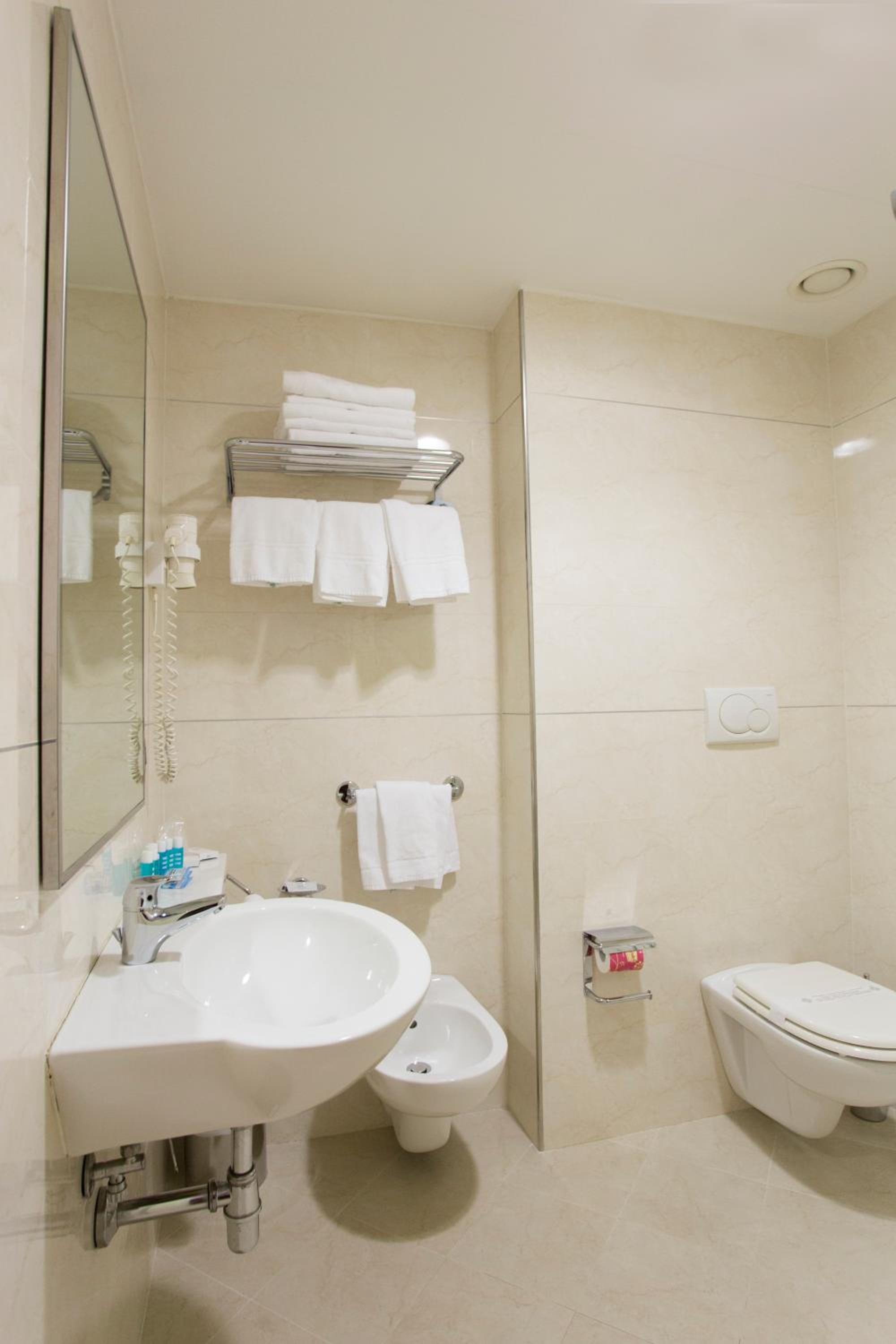 Classic Triple Room photo 3