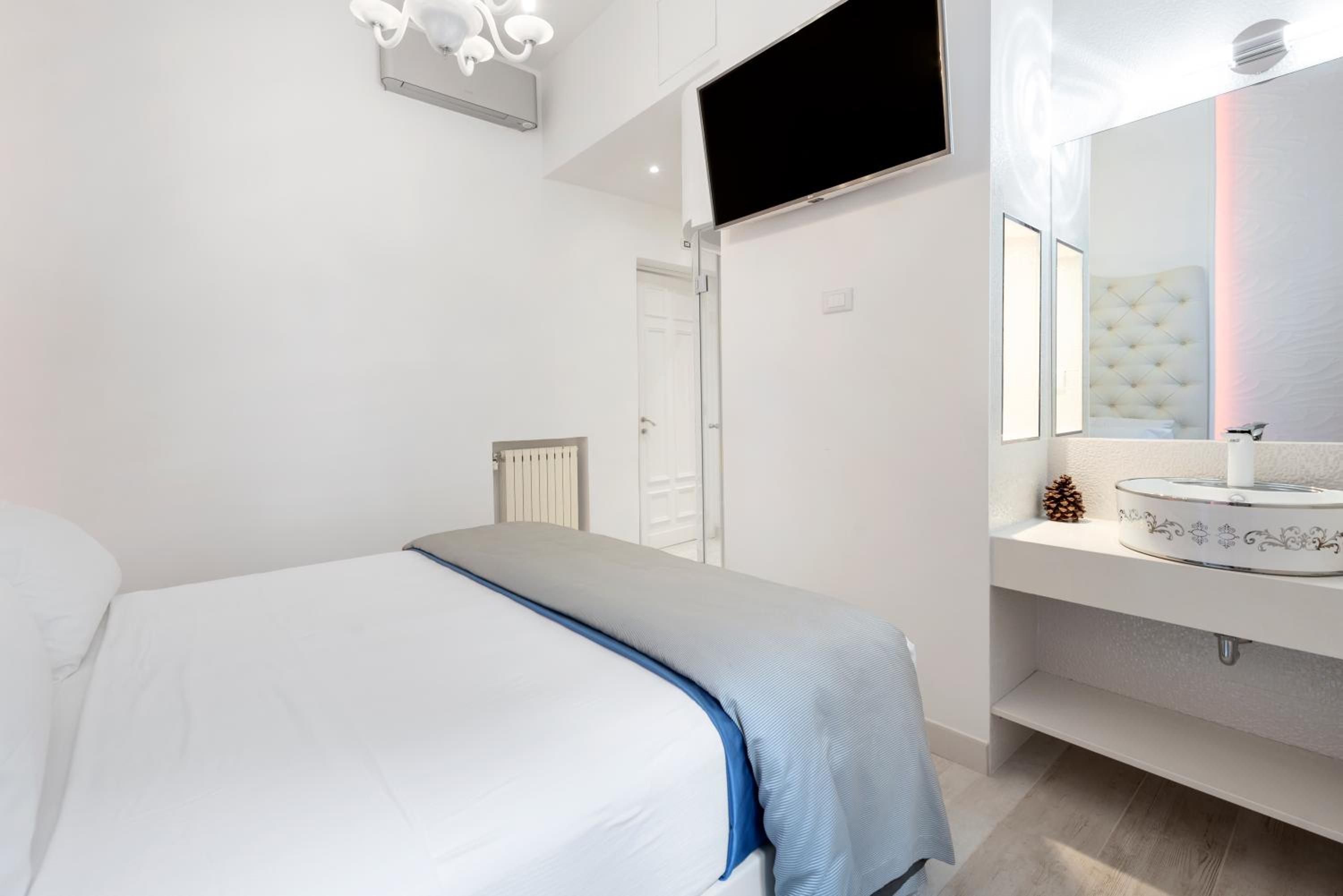 Double Room photo 3