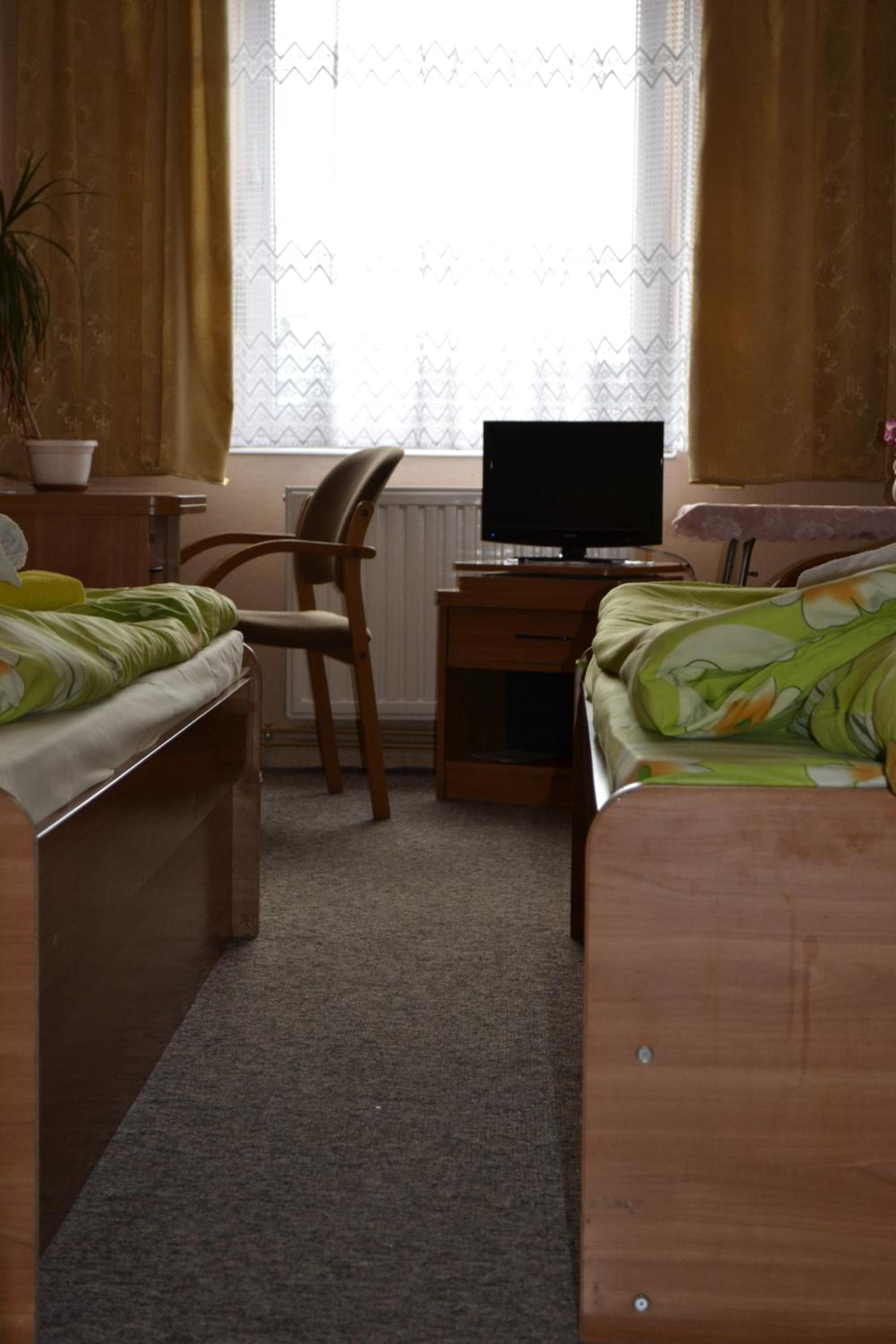 Twin Room - Photo 6