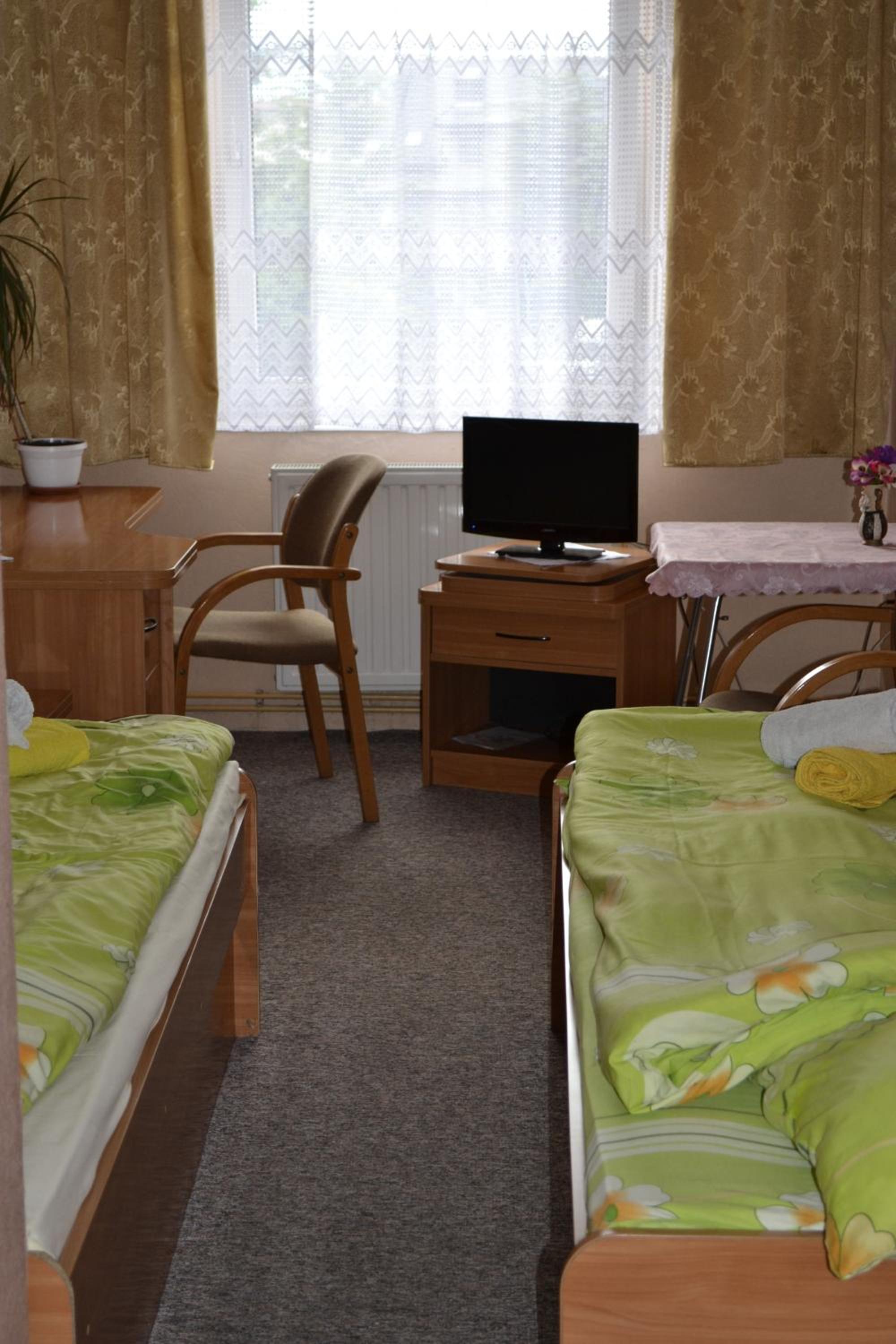 Twin Room - Photo 5