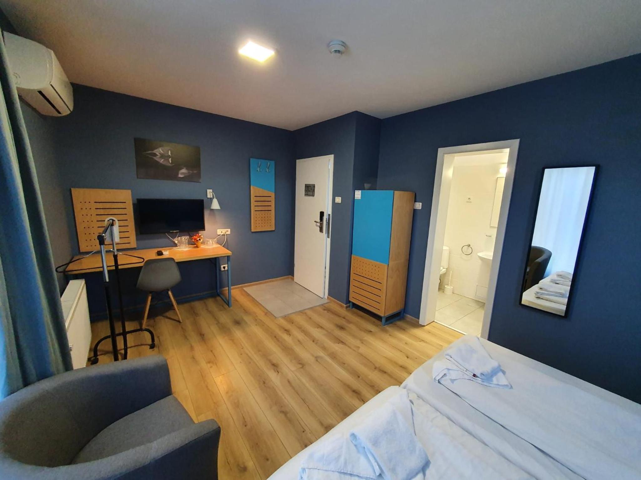 Double Room - Photo 1