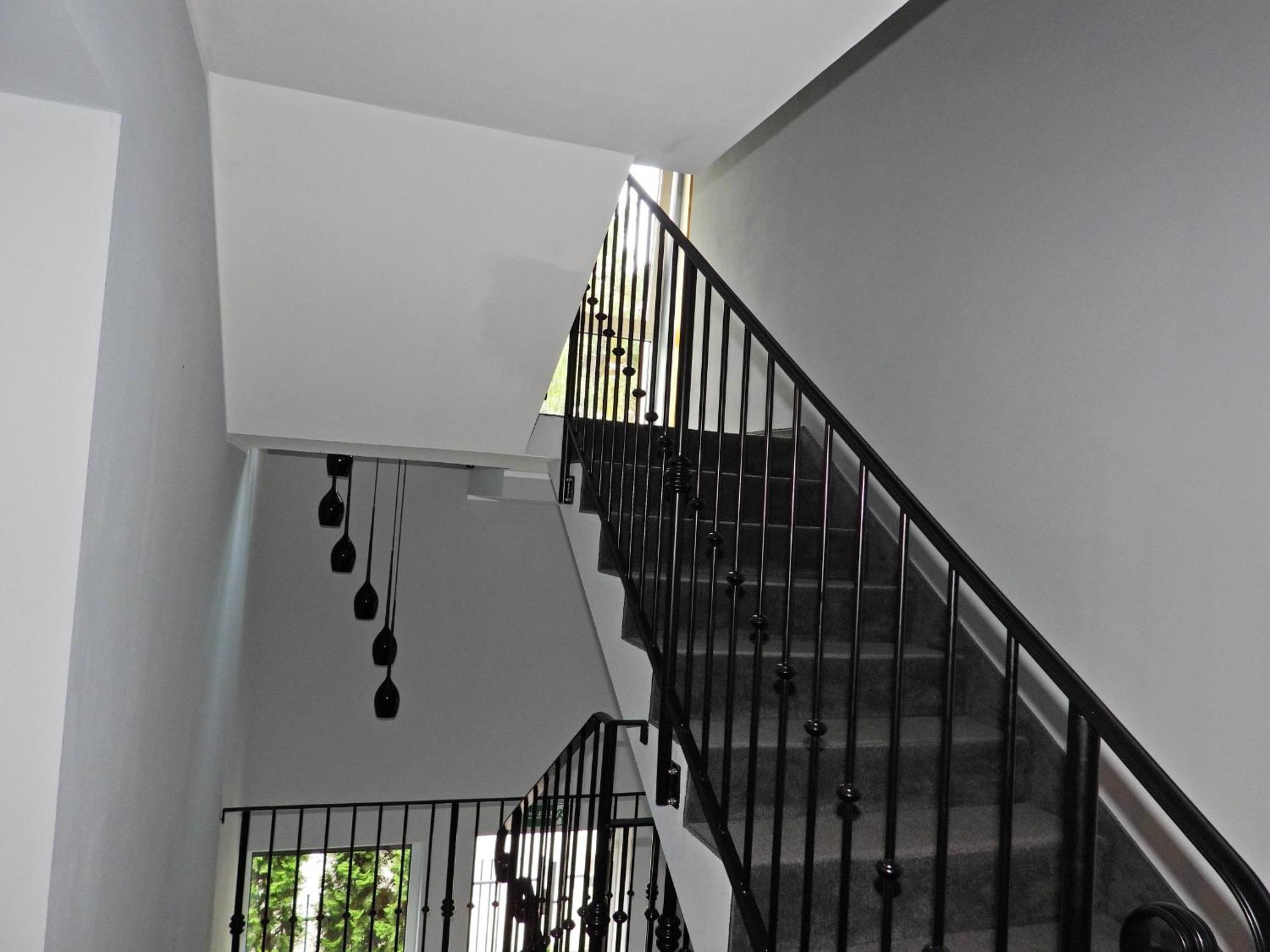 One-Bedroom Apartment - Photo 2