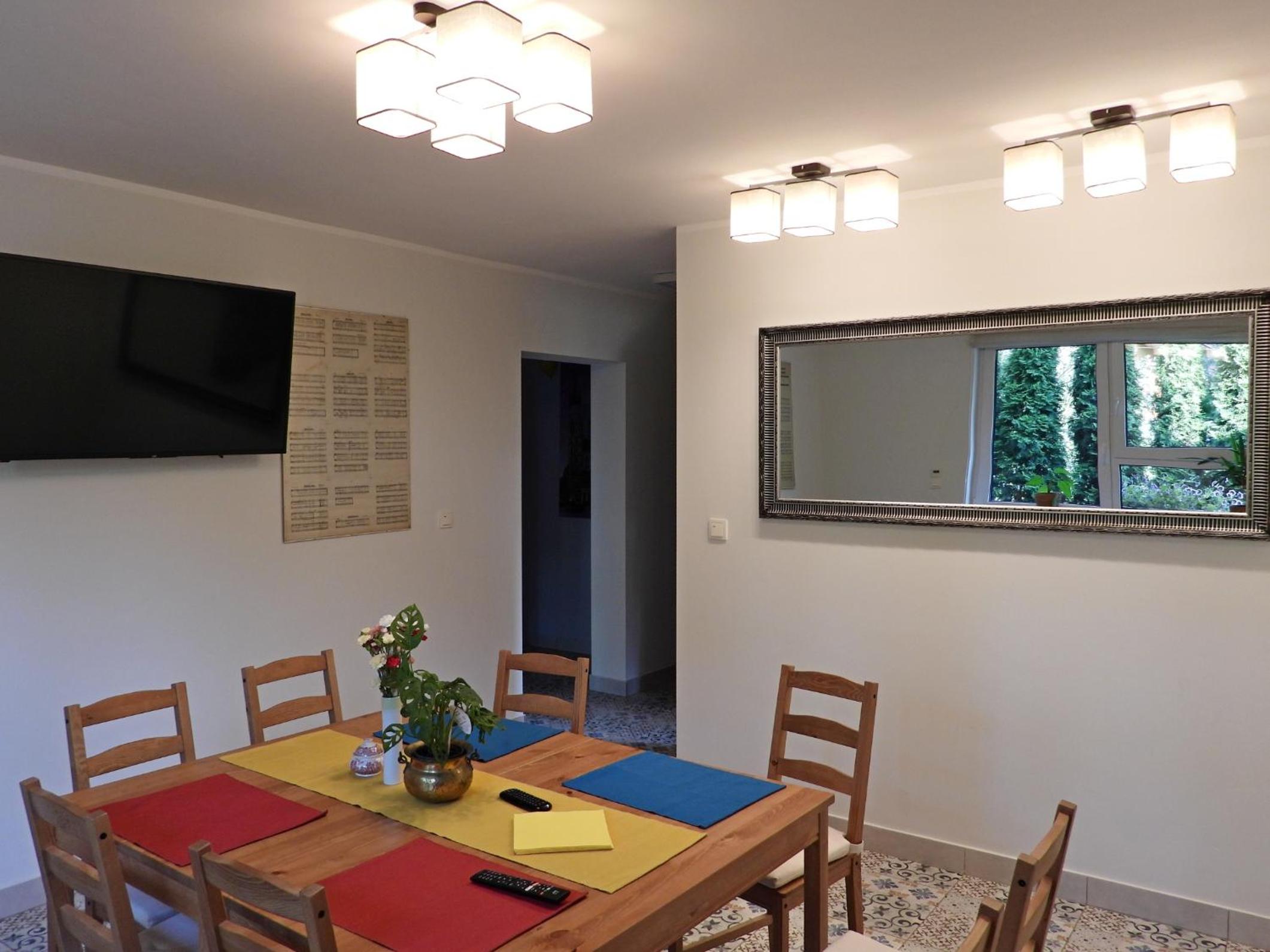 One-Bedroom Apartment - Photo 3