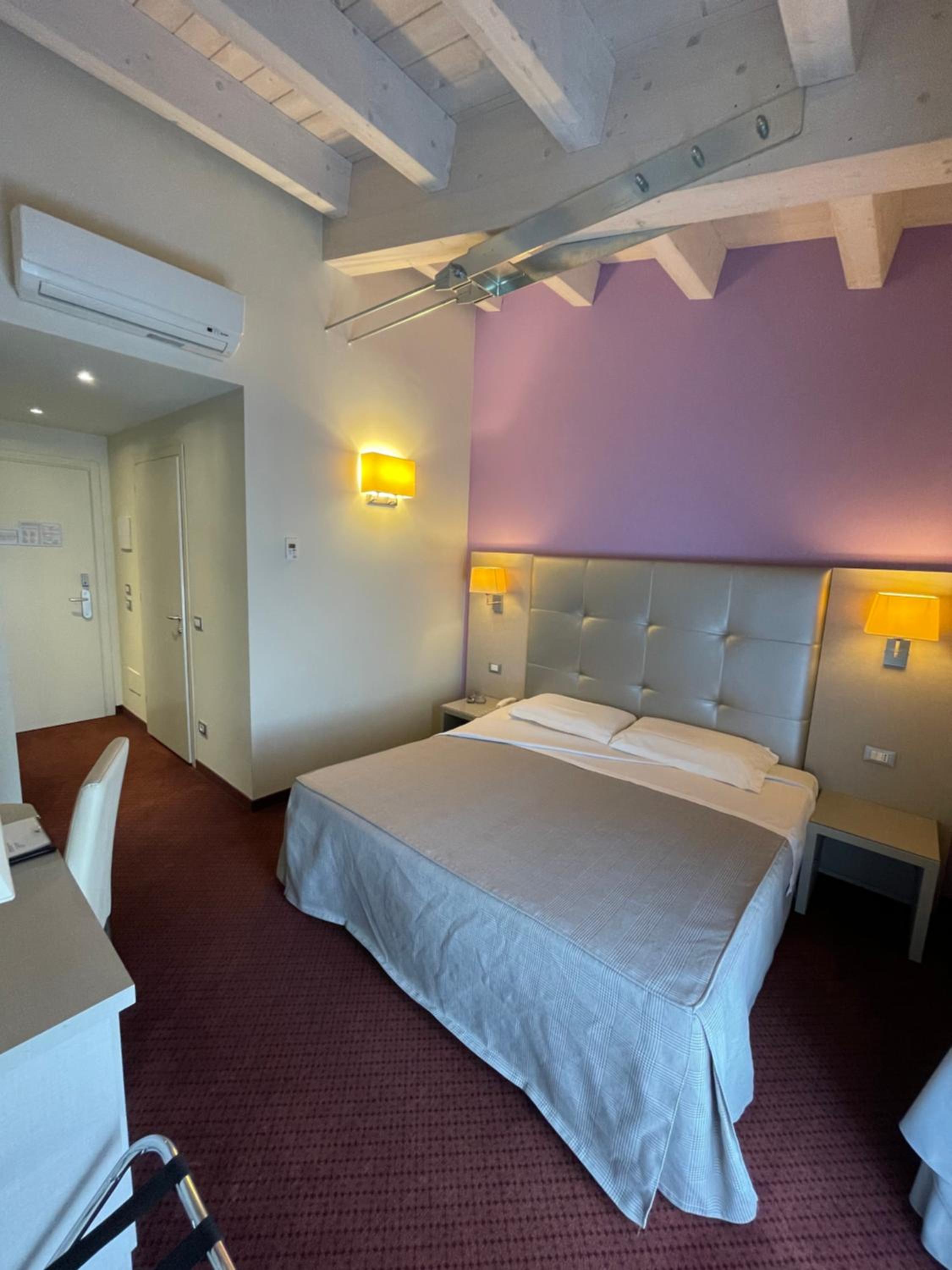 Double or Twin Room - Loft photo 2