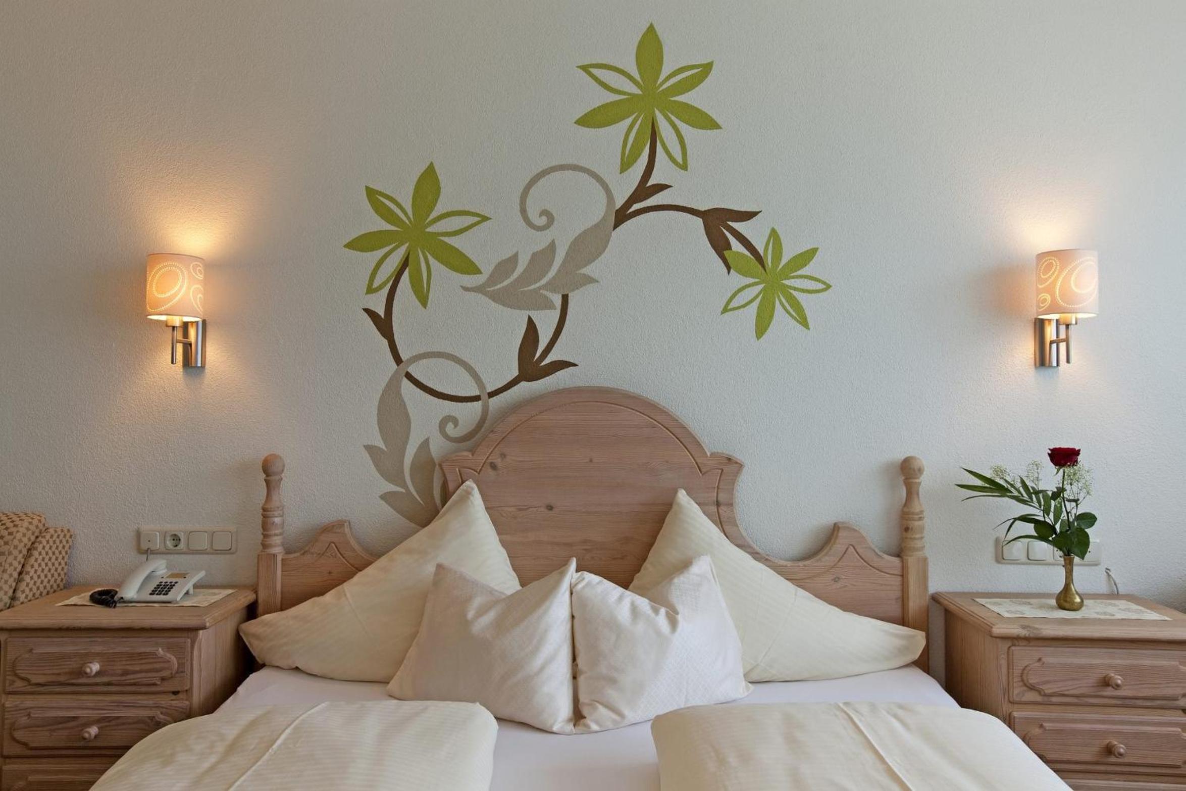 Double Room with Balcony - Photo 2