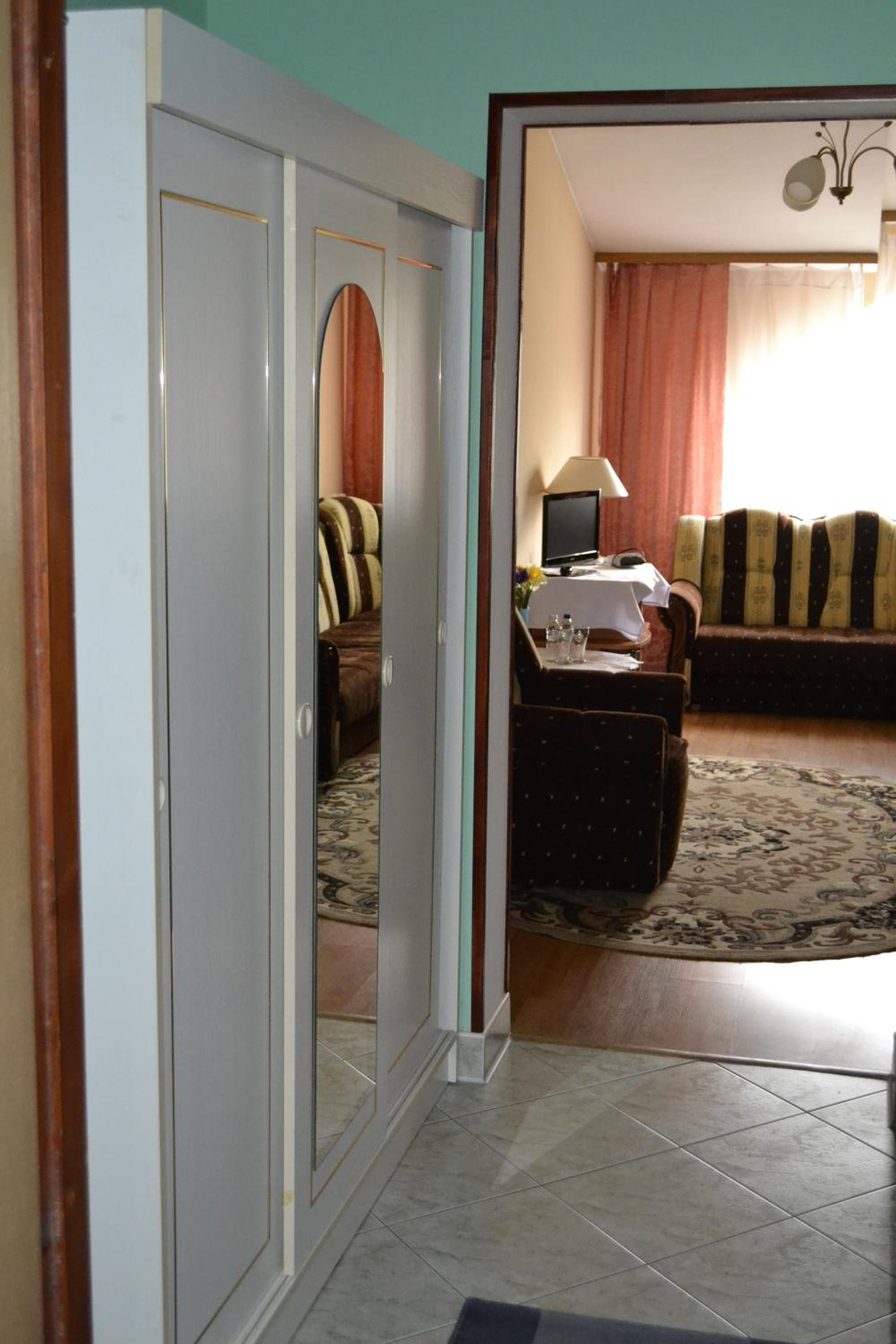 Apartment - Photo 4