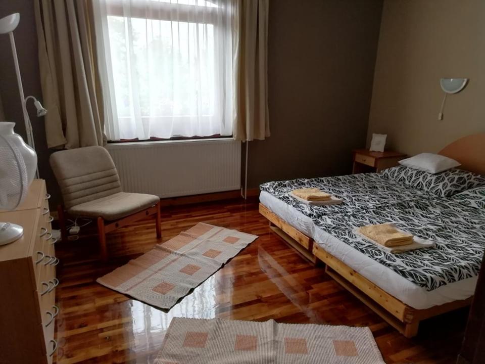 Three-Bedroom Apartment - Photo 5