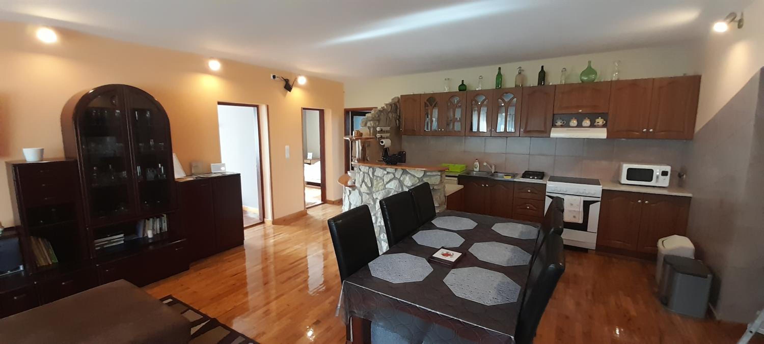 Three-Bedroom Apartment - Photo 16