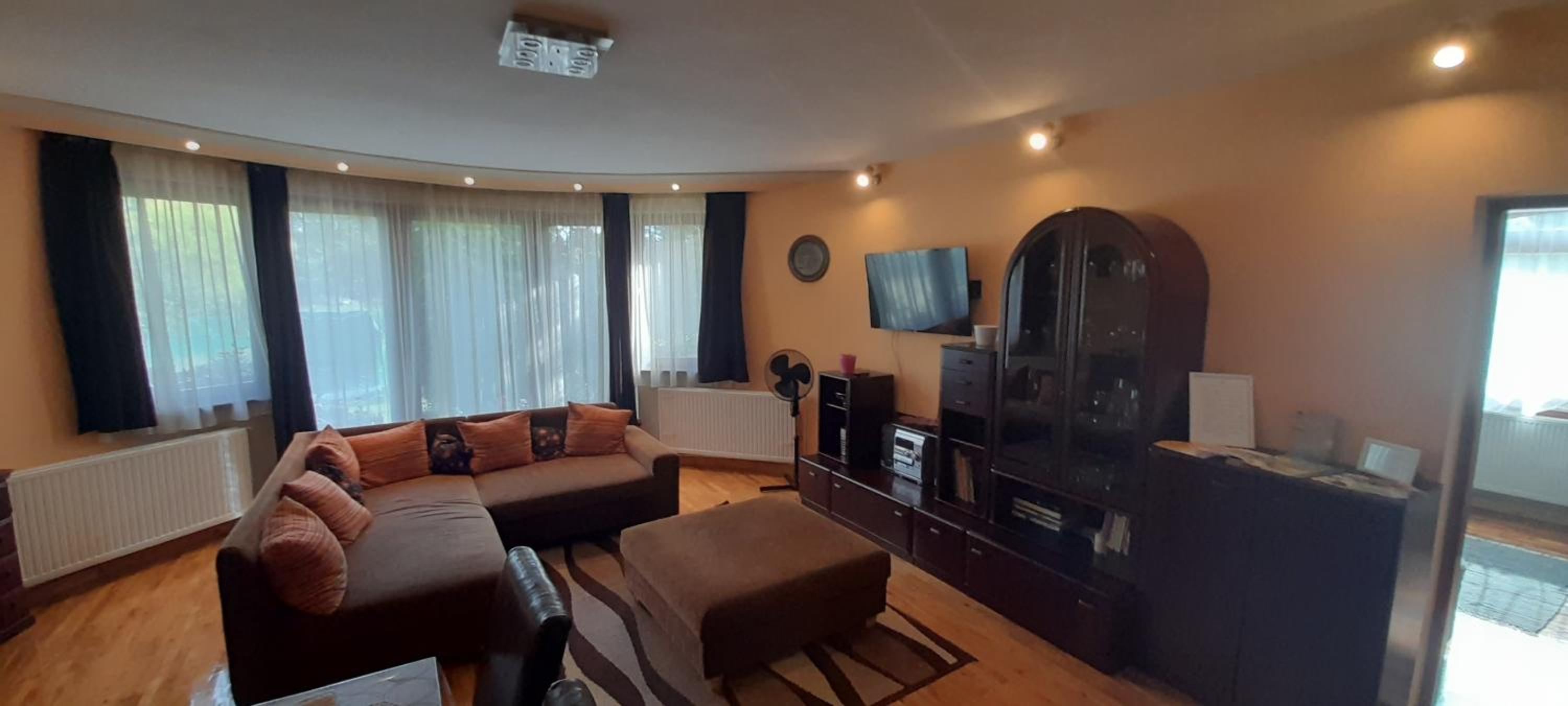 Three-Bedroom Apartment - Photo 22