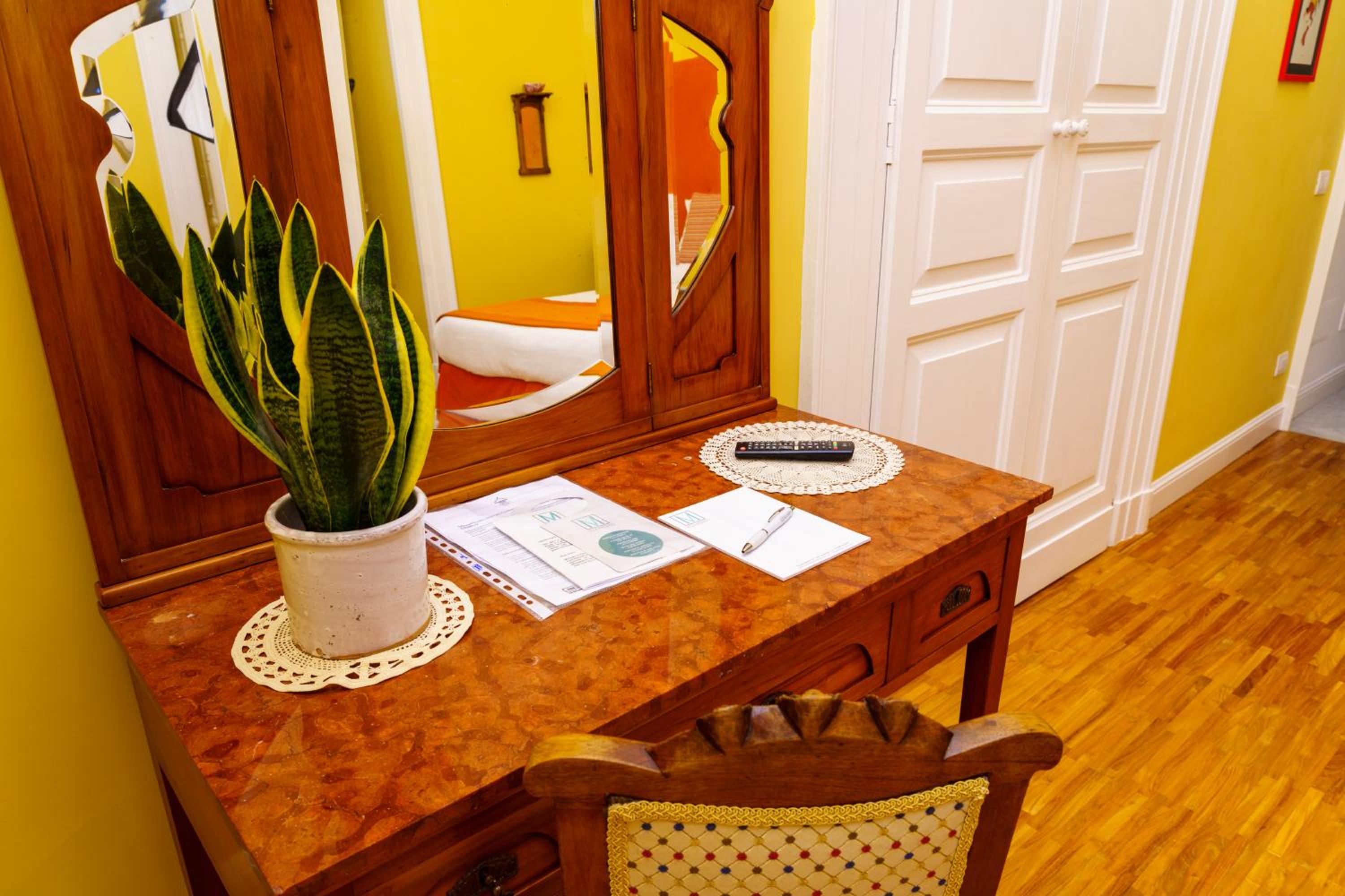 Deluxe Double or Twin Room photo 2