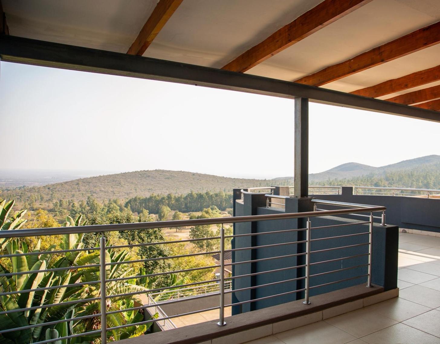 Deluxe Double Room with Balcony - Photo 4