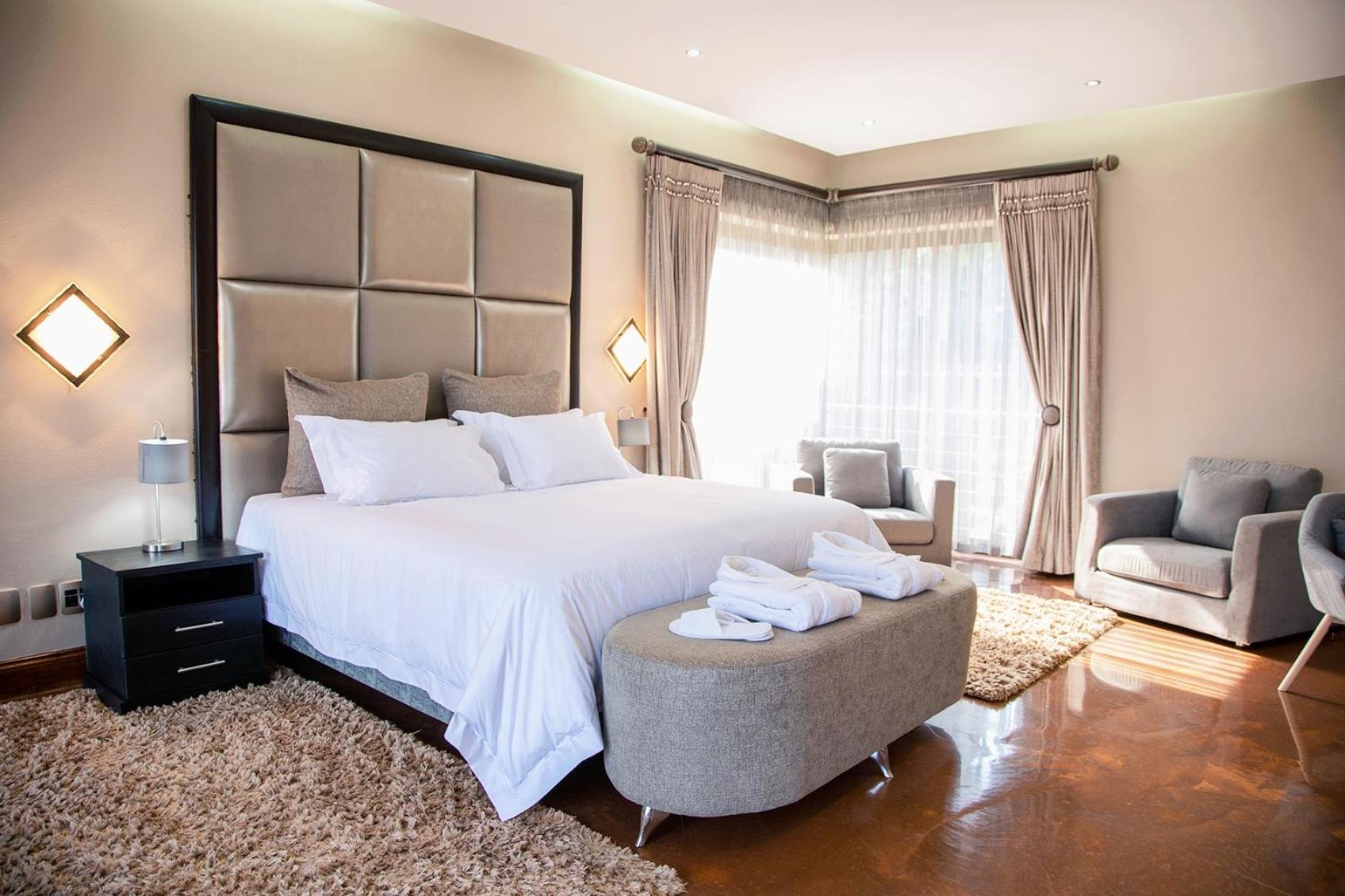 Superior King Room - Photo 1