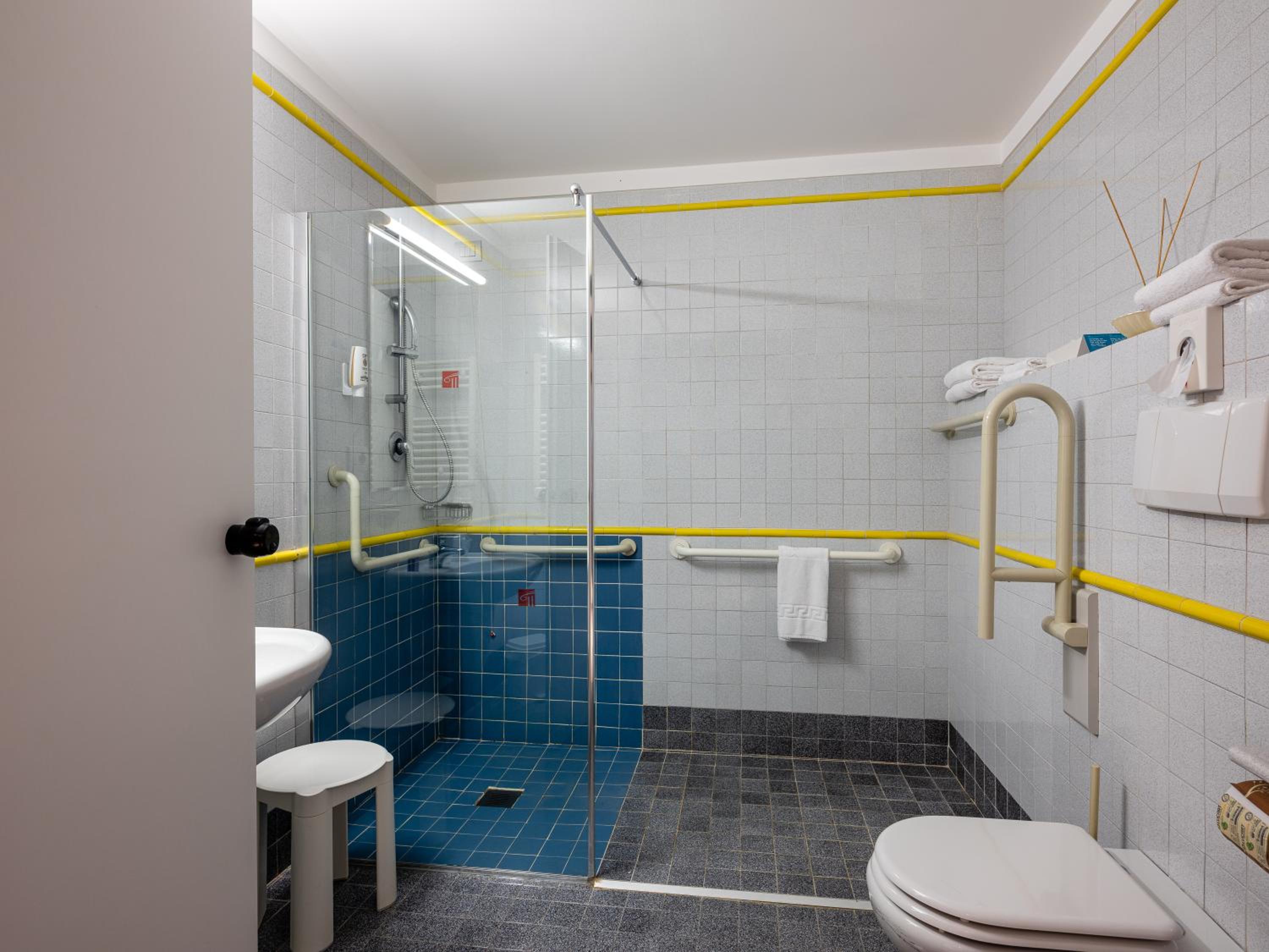 Double Room - Photo 6