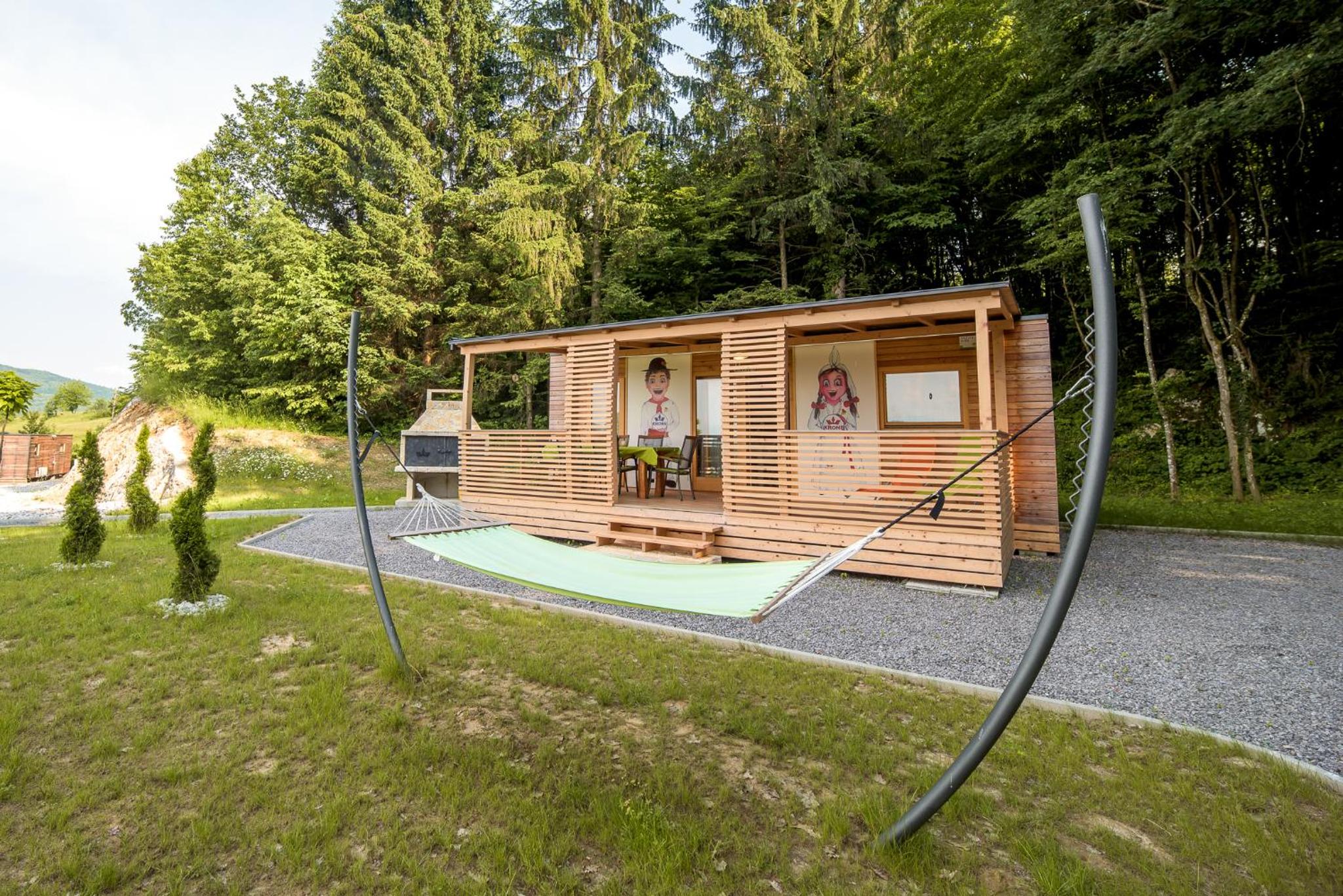 Mobile Home - Photo 2