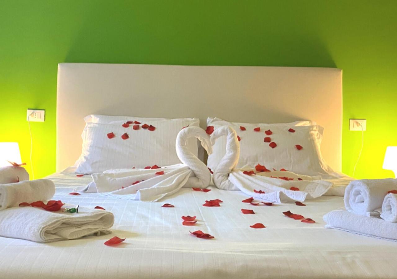 Deluxe Double Room - Photo 14