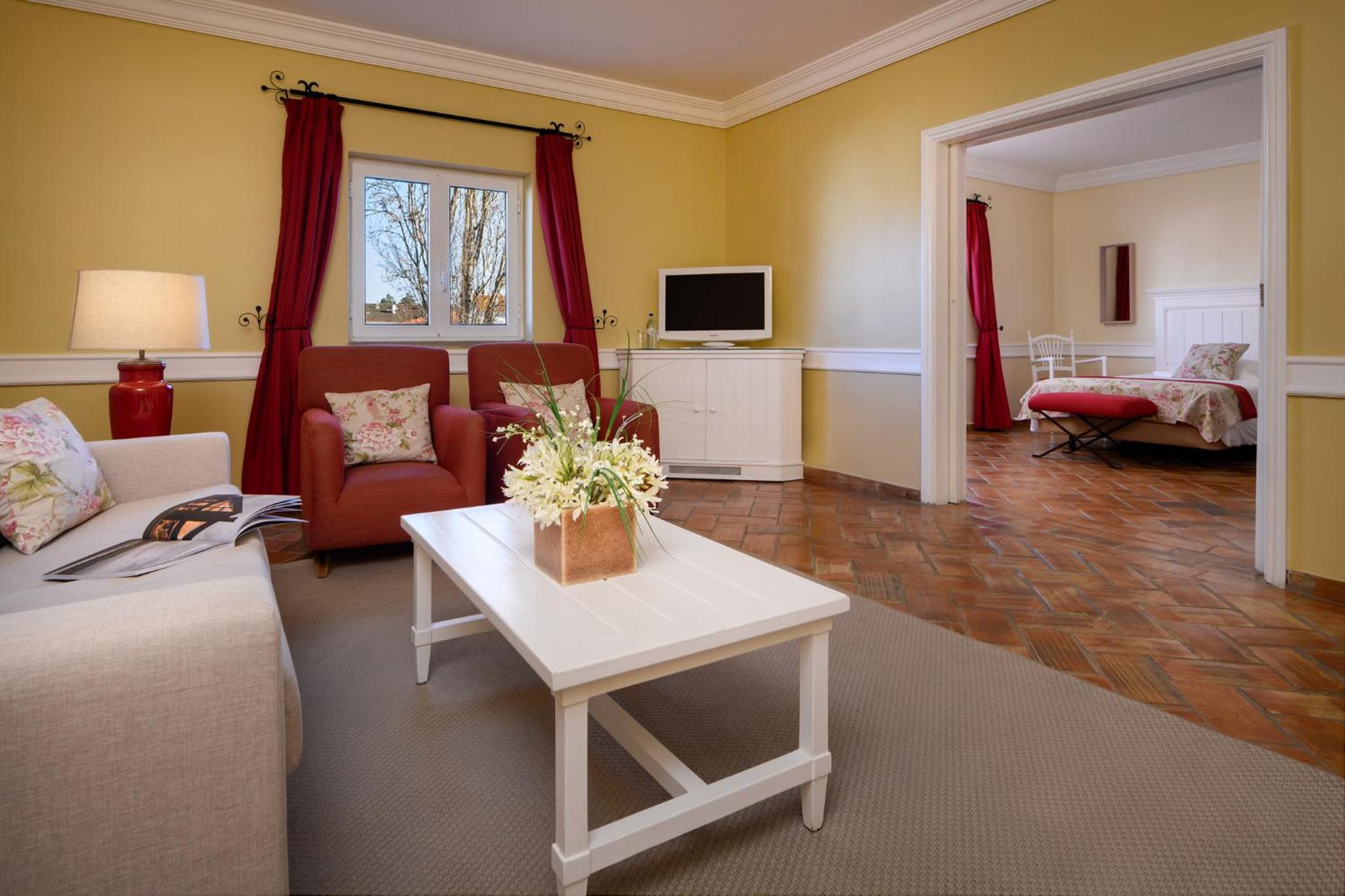 Suite - Photo 4