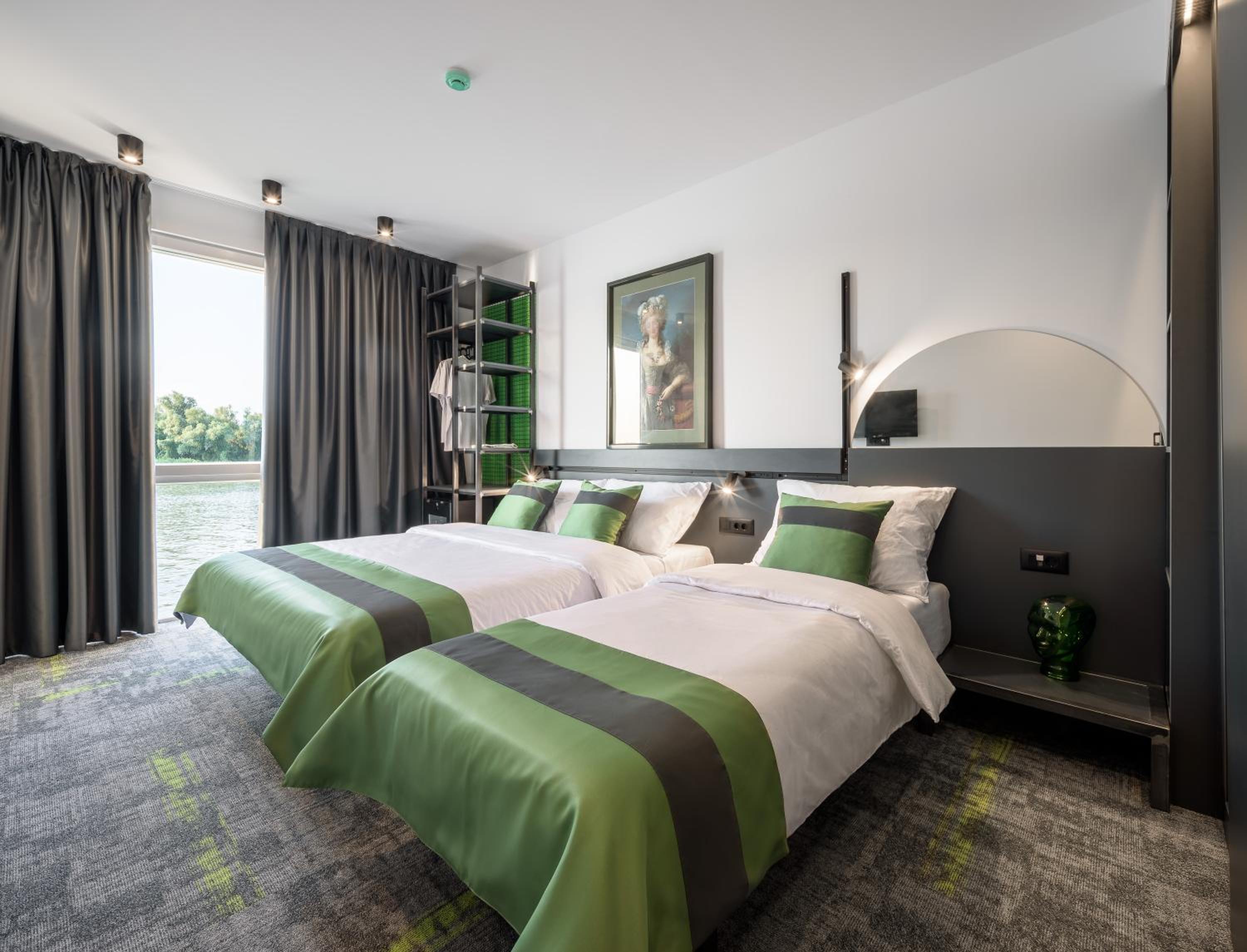 Triple Room with River View - Photo 1