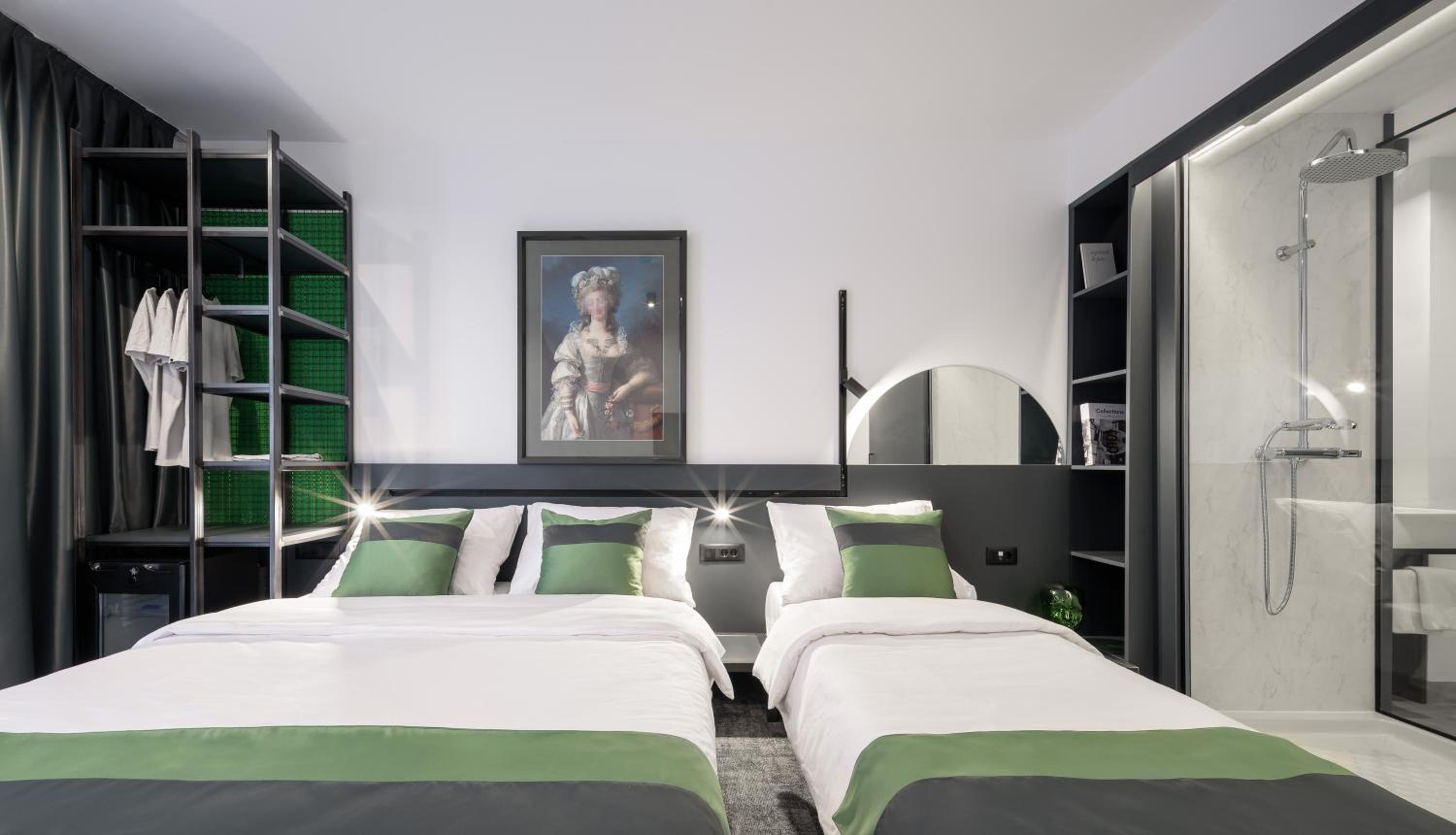 Standard Triple Room with Free Spa Access - Photo 2