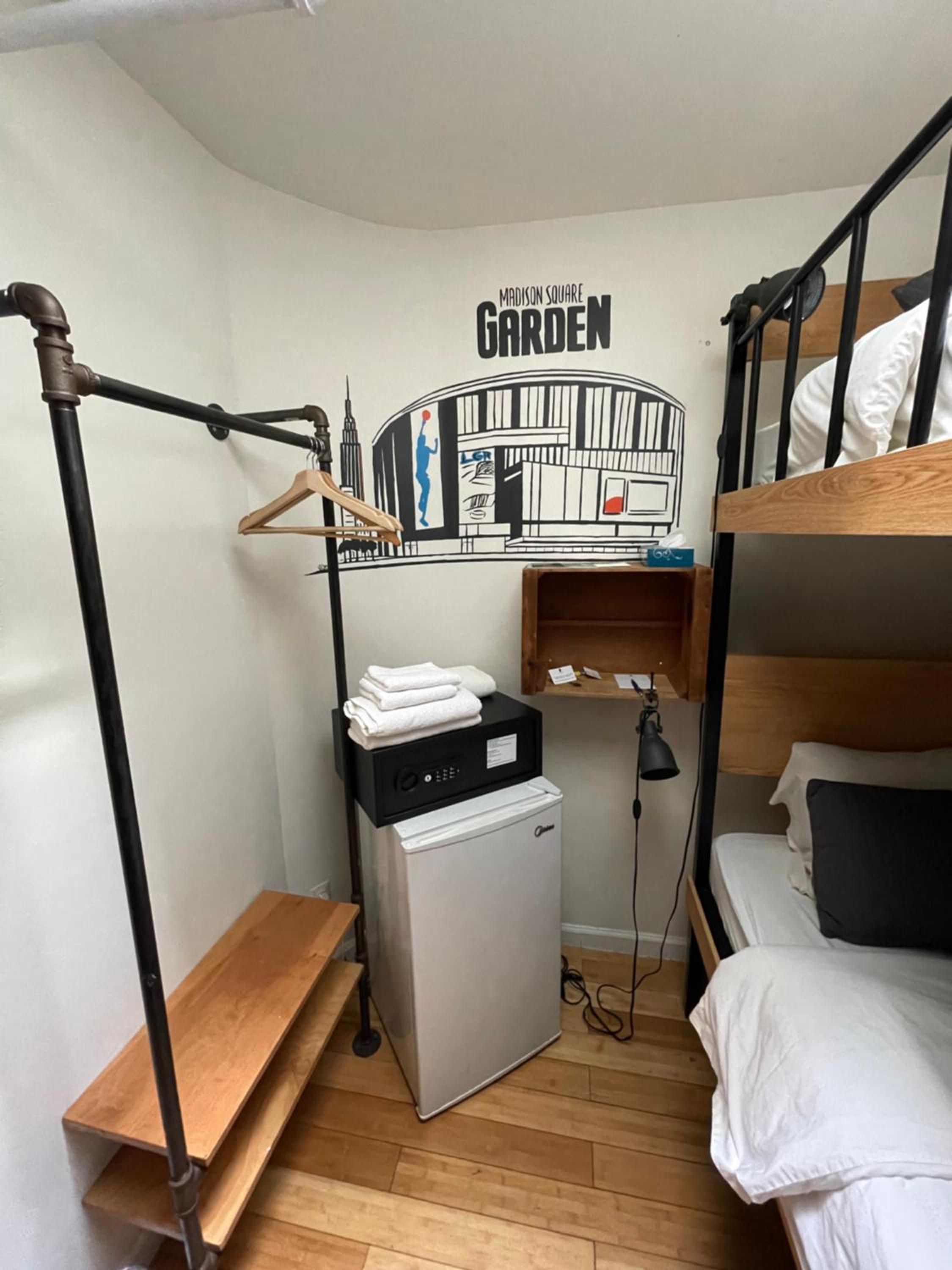 Small Double or Twin Room photo 1