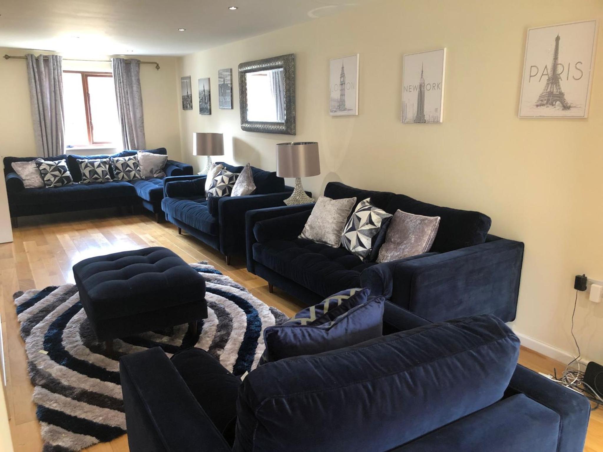Five-Bedroom House - Photo 19