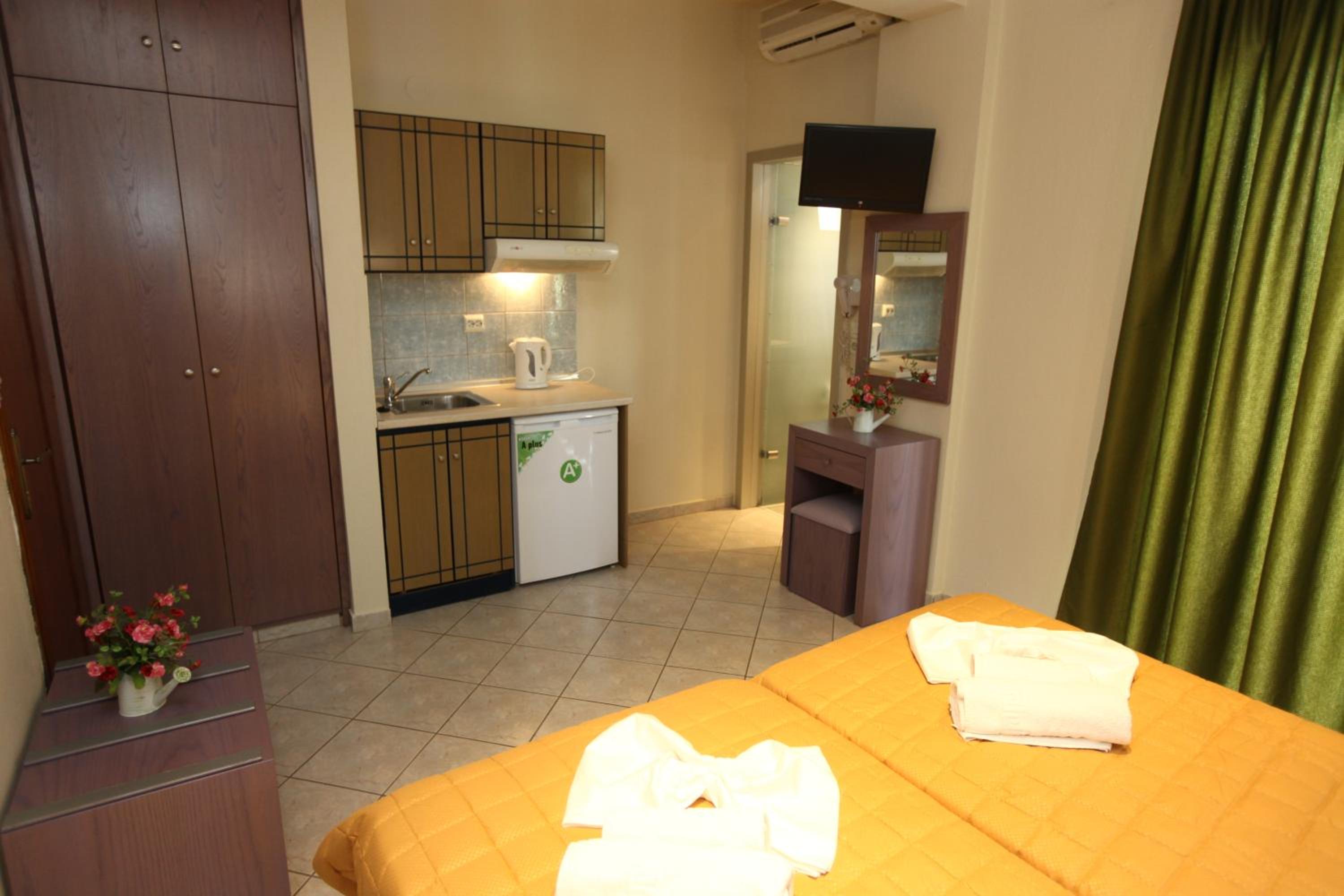 Basic Triple Room