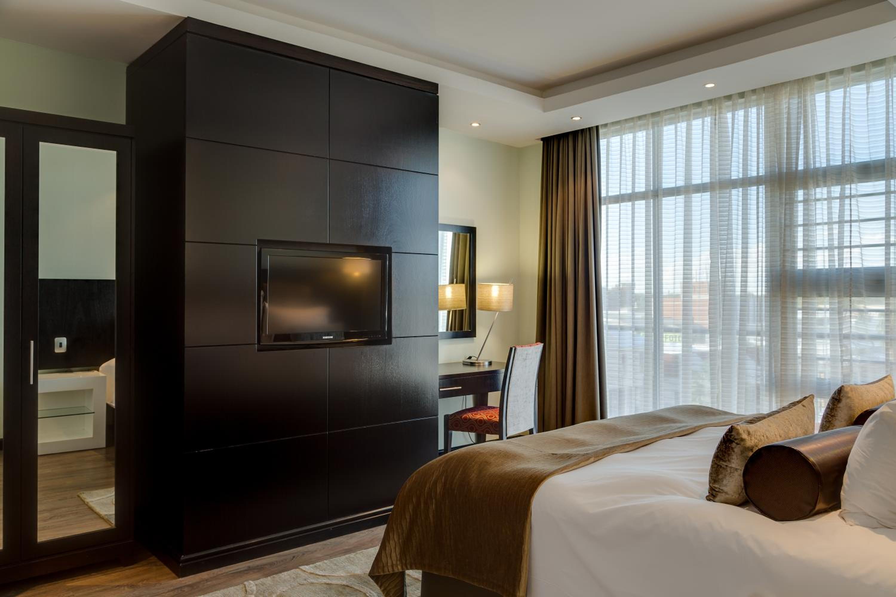 Suite - Photo 4