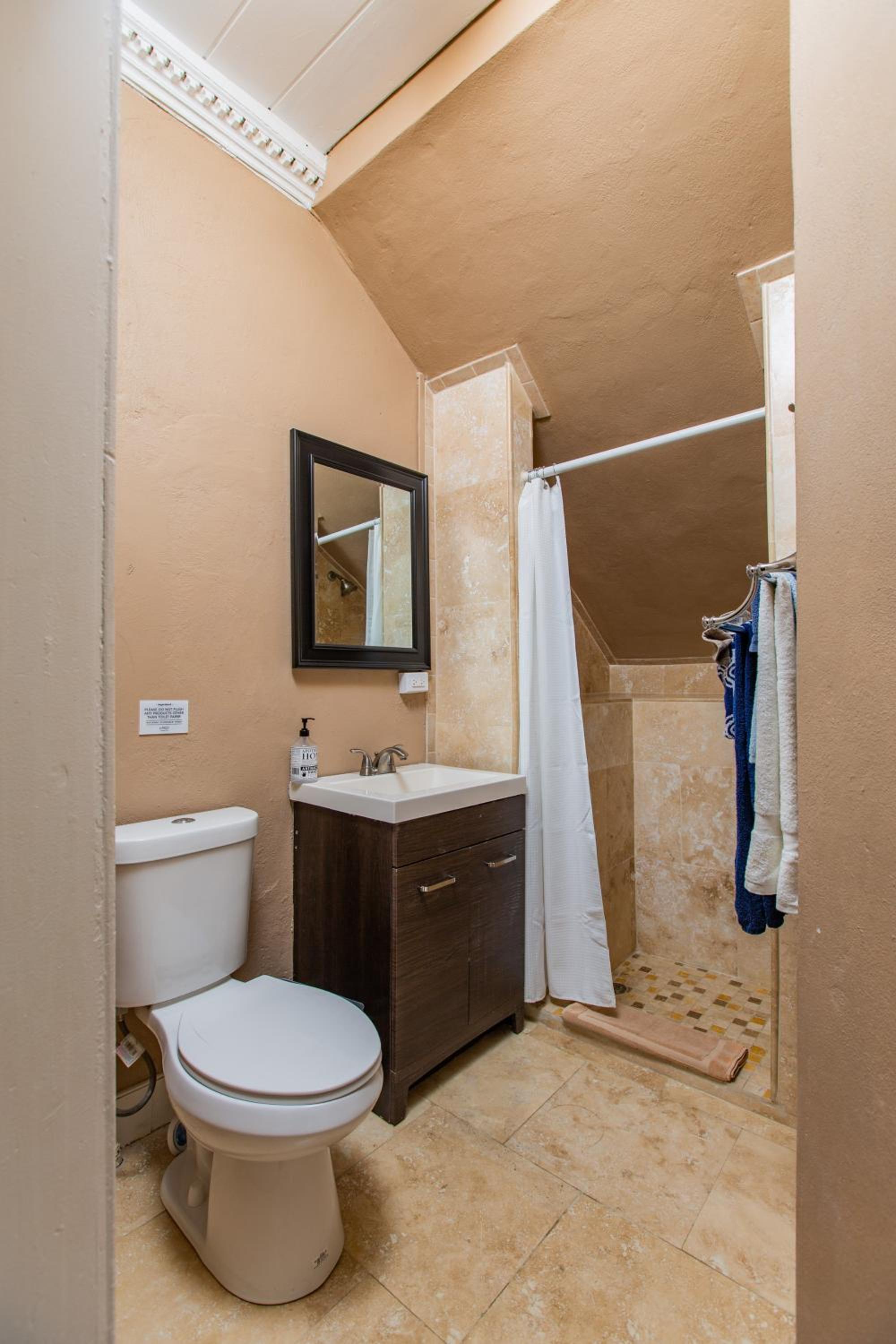 Two-Bedroom Suite - Photo 9
