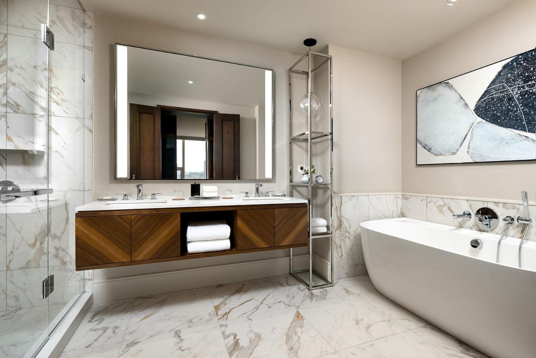 One-Bedroom Corner Suite - Photo 7