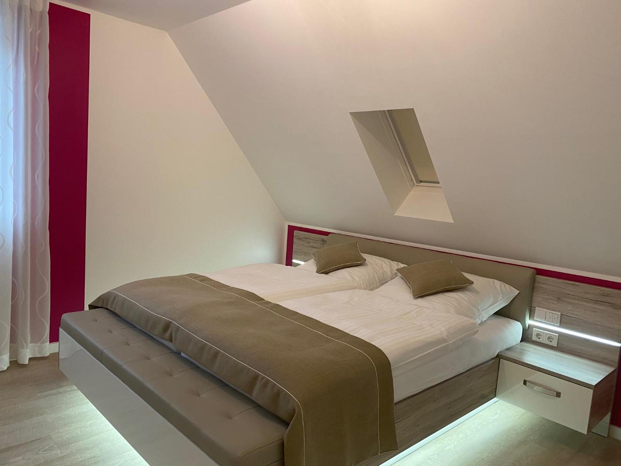 One-Bedroom Apartment - Photo 32