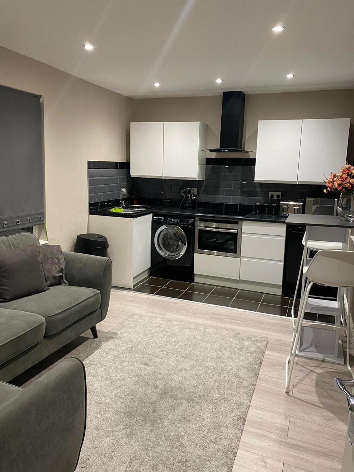 One-Bedroom Apartment - Photo 11