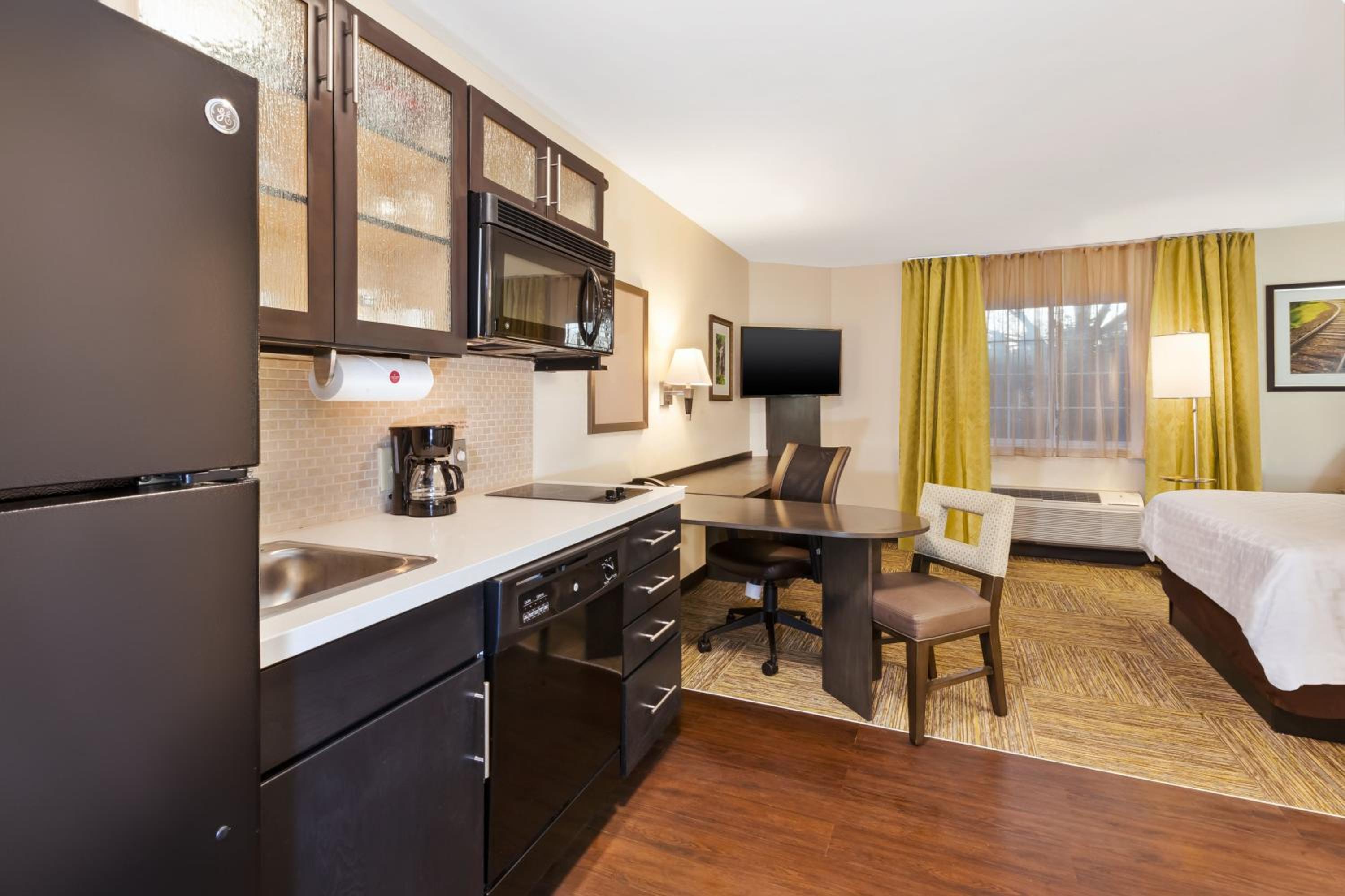 Studio Queen Suite - Photo 5