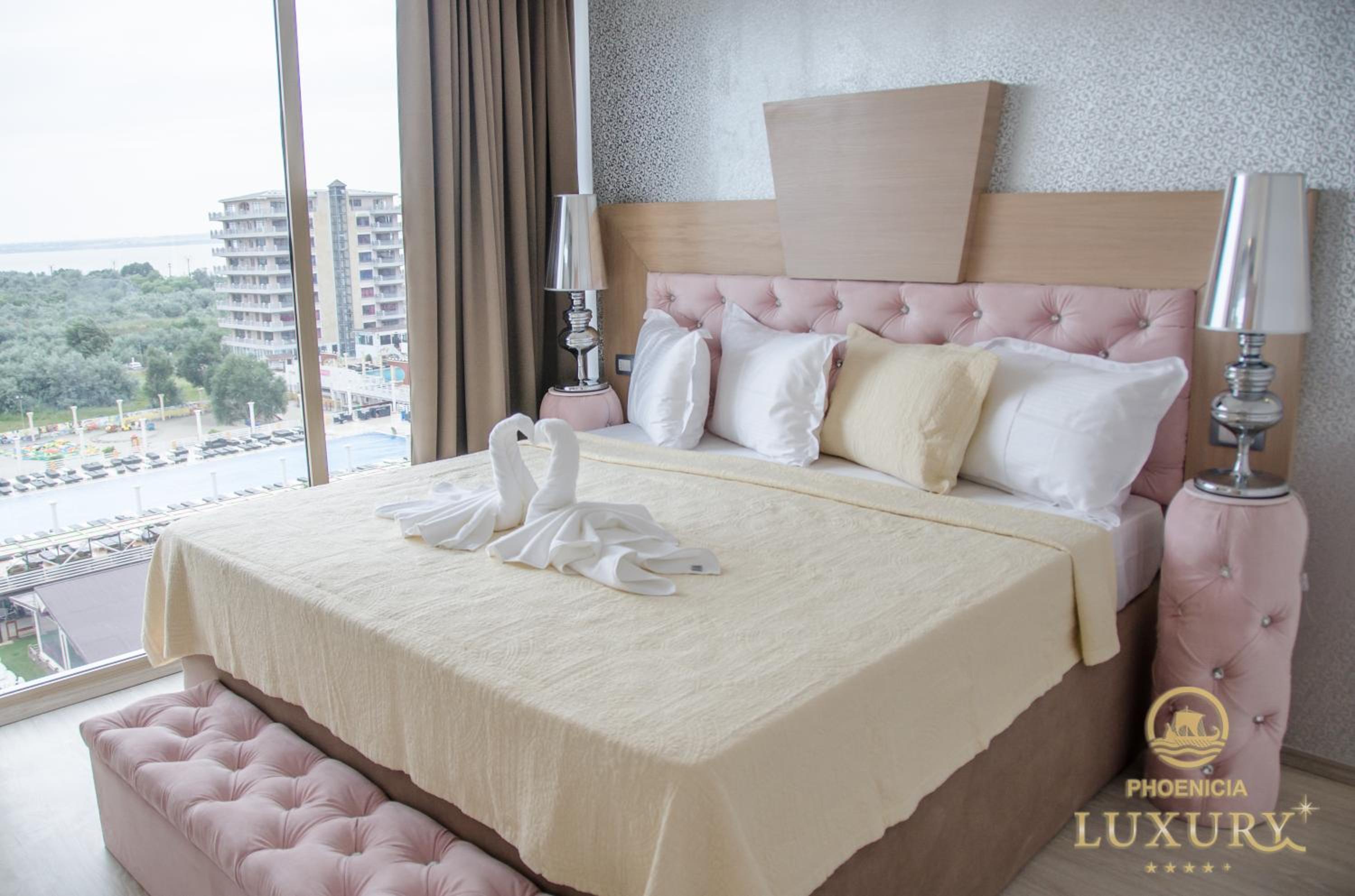Superior One-Bedroom Suite with frontal Sea View and Beach Access