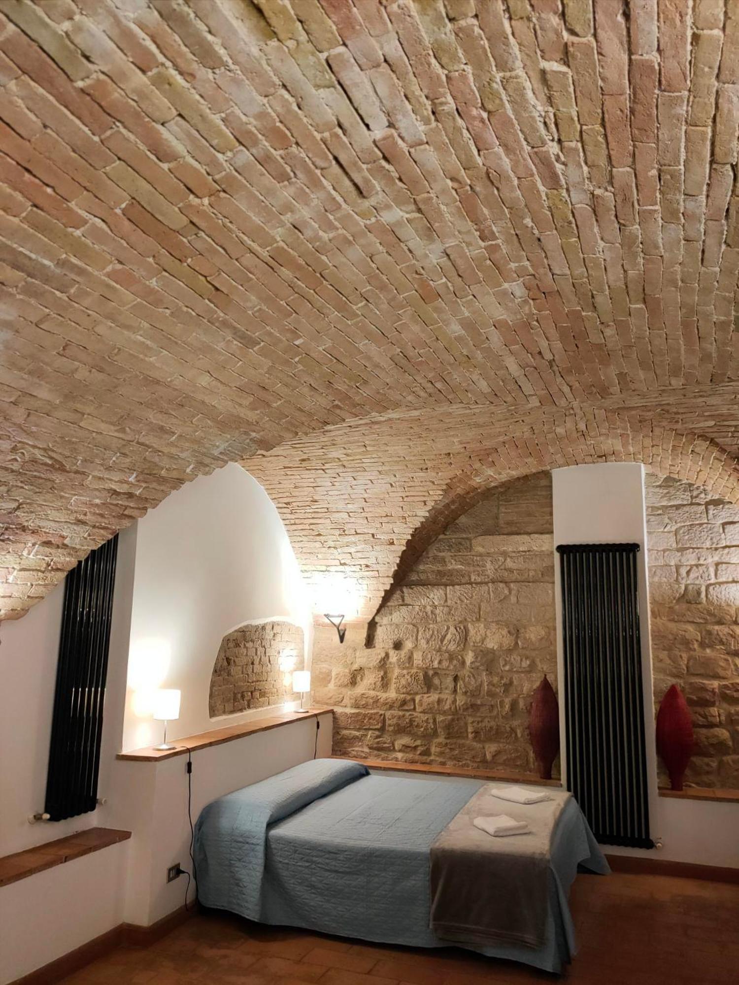 Two-Bedroom House - Photo 1