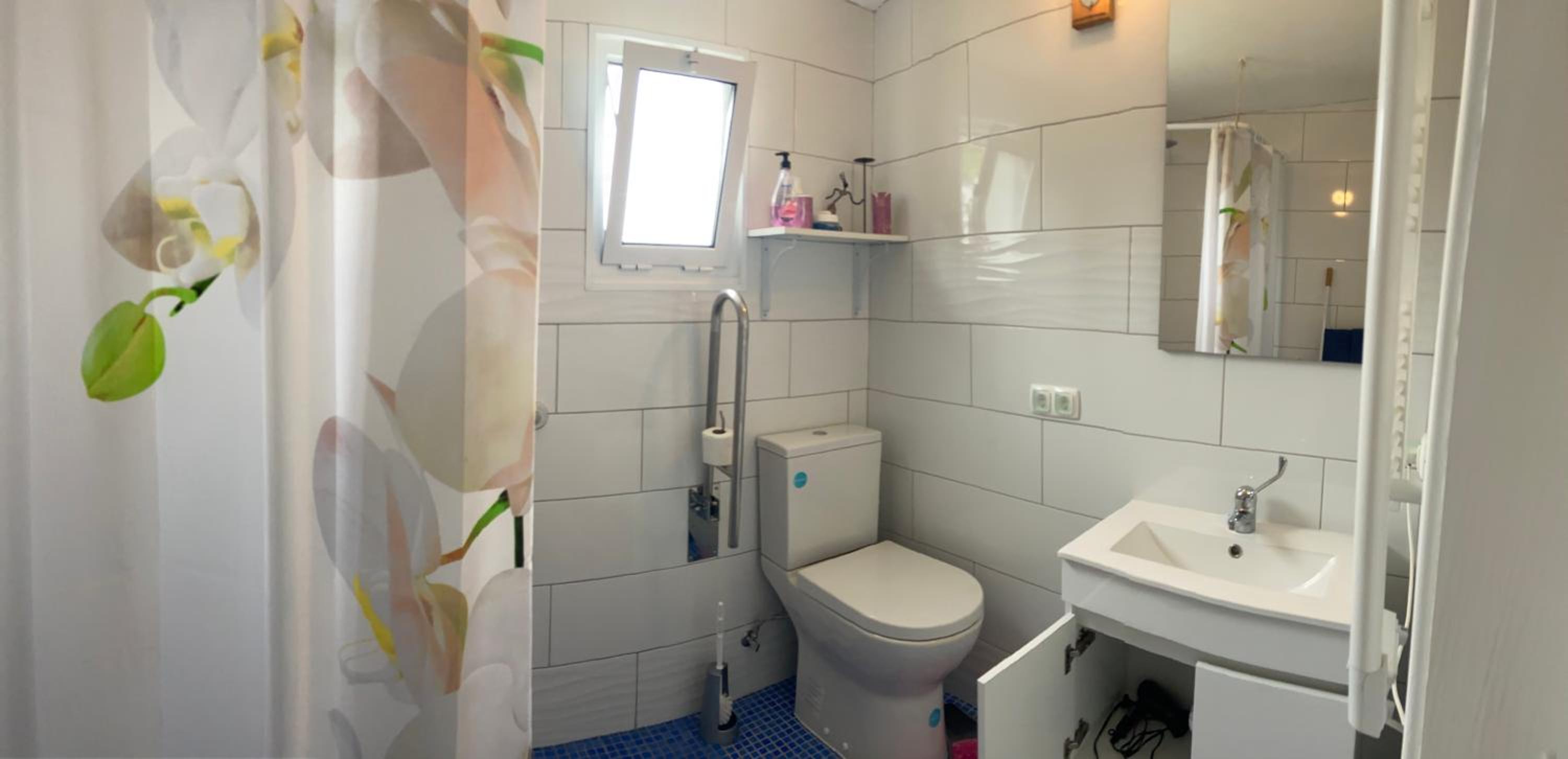 One-Bedroom House photo 3