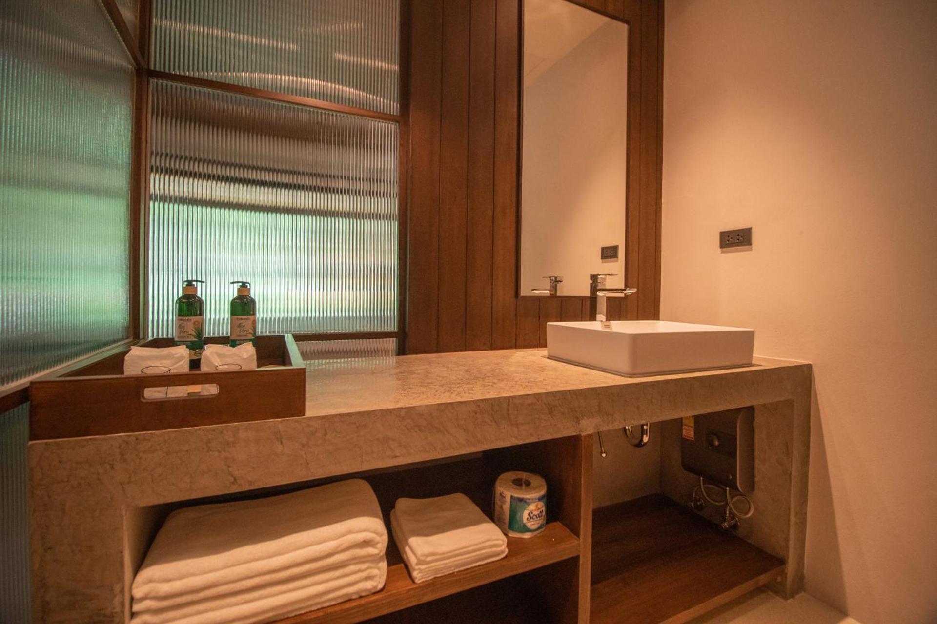 Deluxe Double or Twin Room - Photo 5