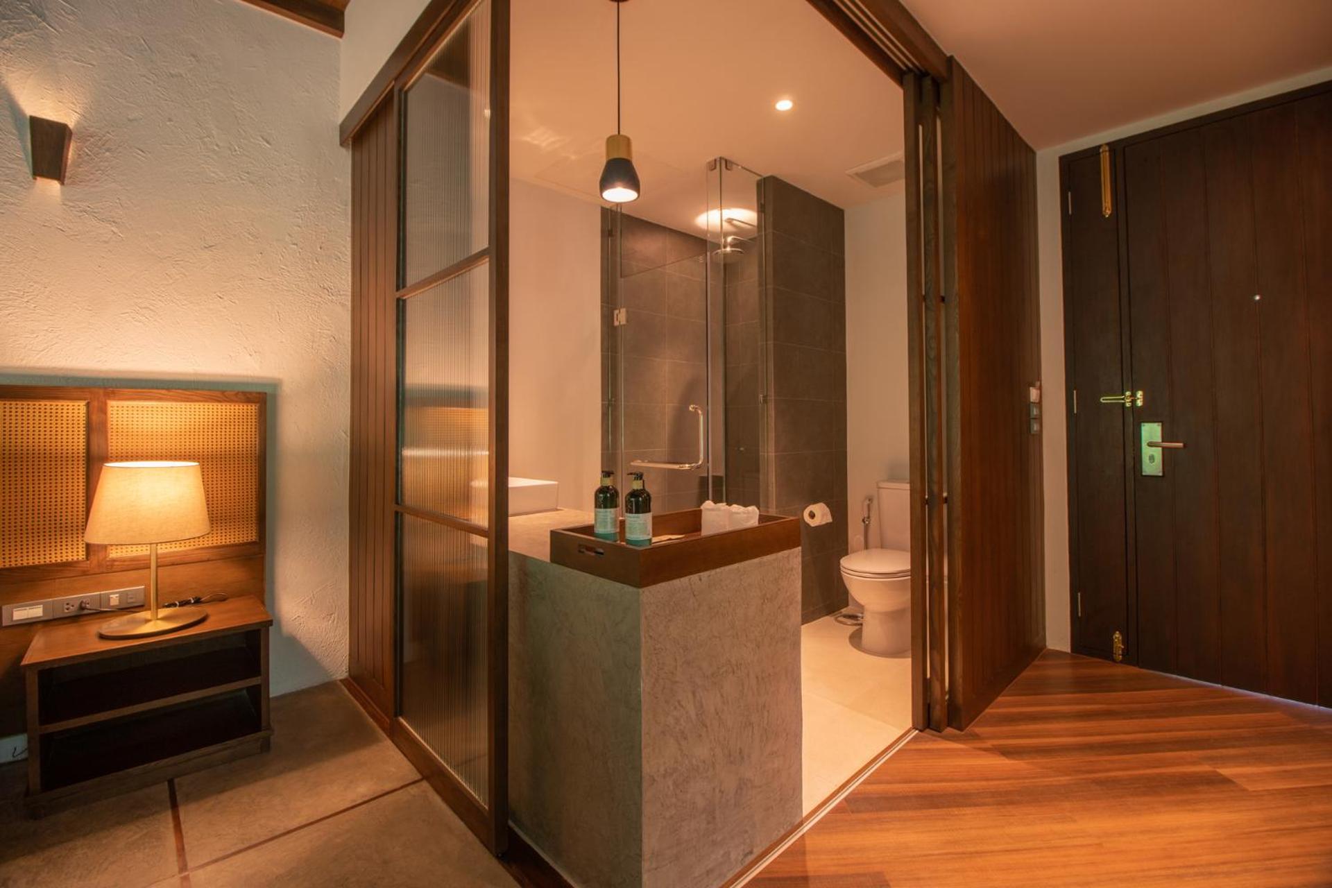 Deluxe Double or Twin Room - Photo 9
